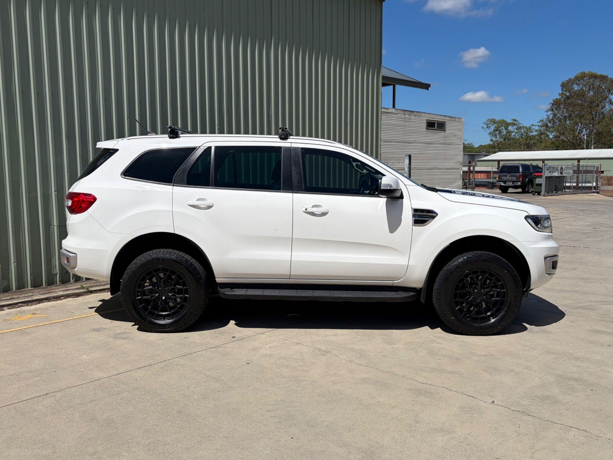 FORD EVEREST