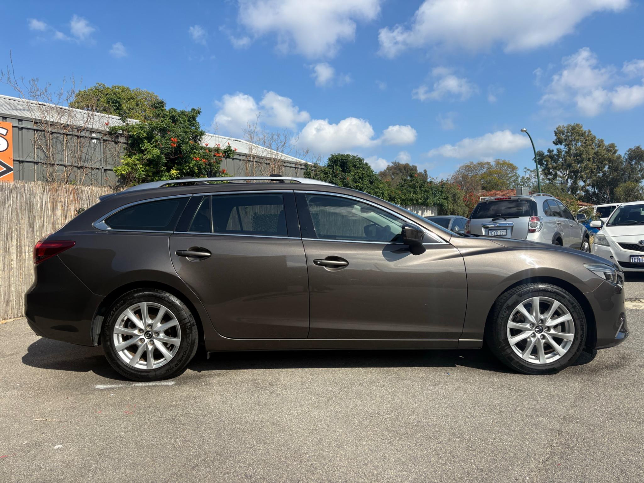 Mazda 6