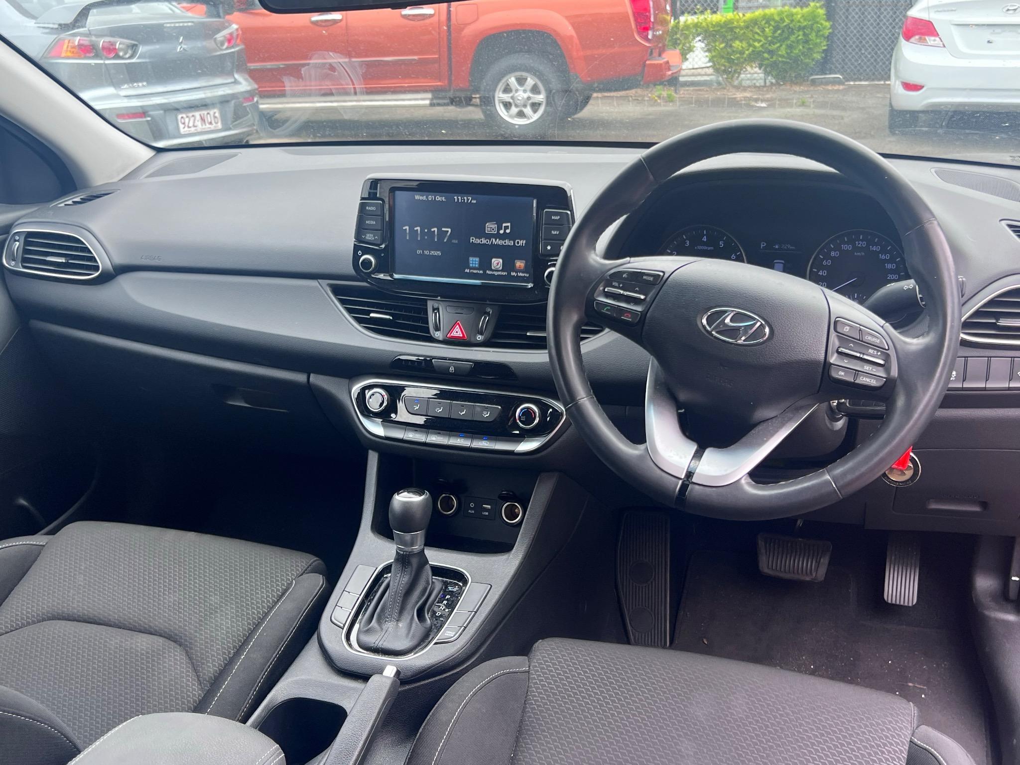 HYUNDAI i30