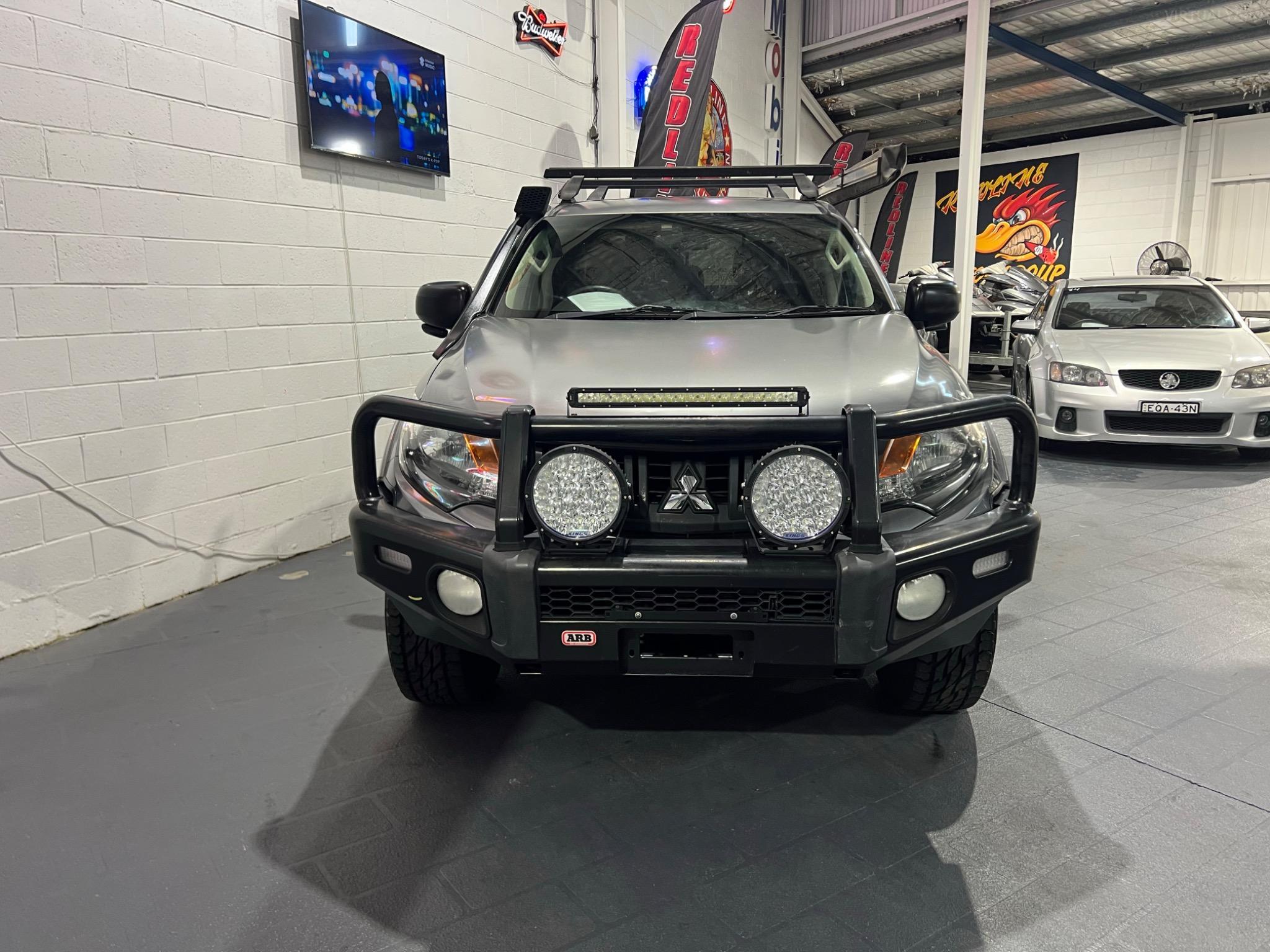 MITSUBISHI TRITON