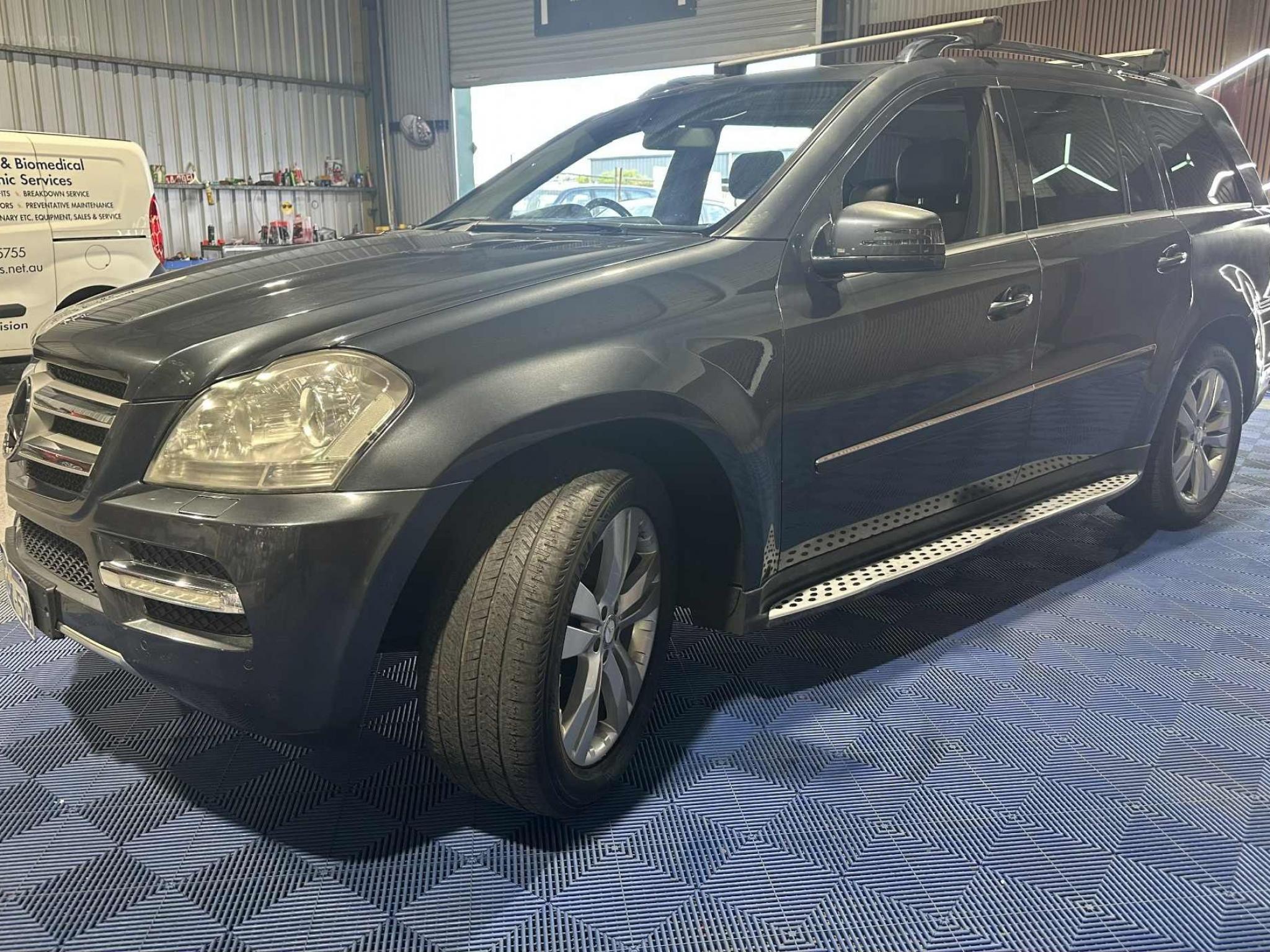 MERCEDES-BENZ GL