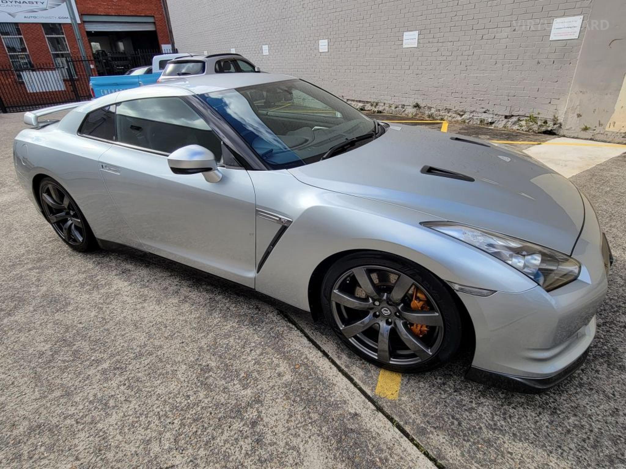 NISSAN GT-R