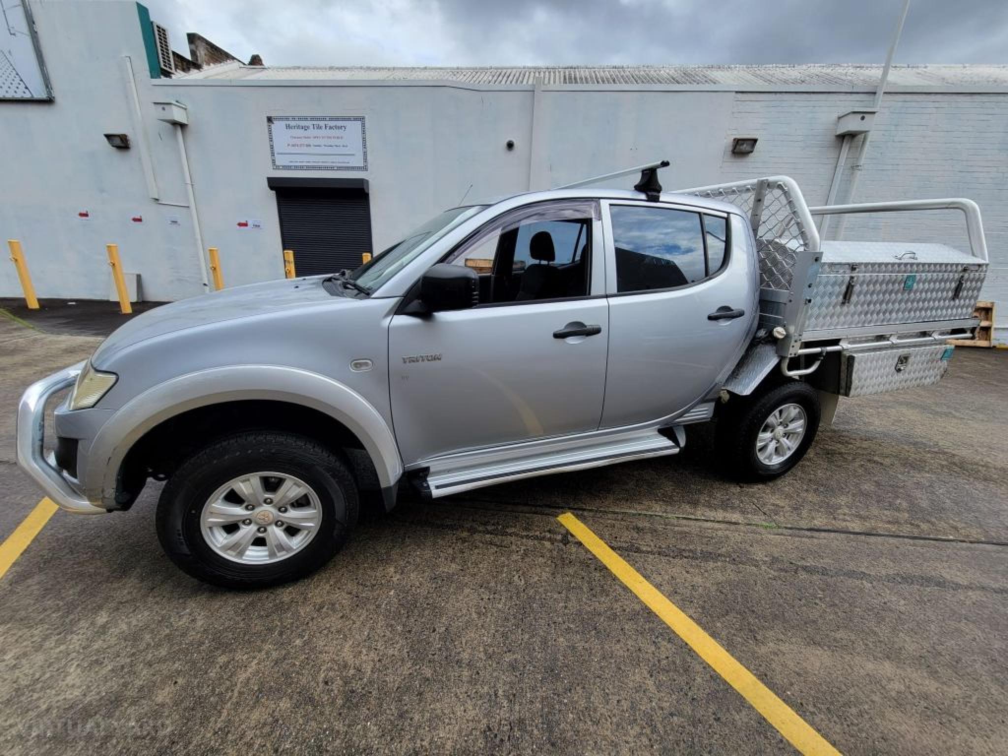 MITSUBISHI TRITON