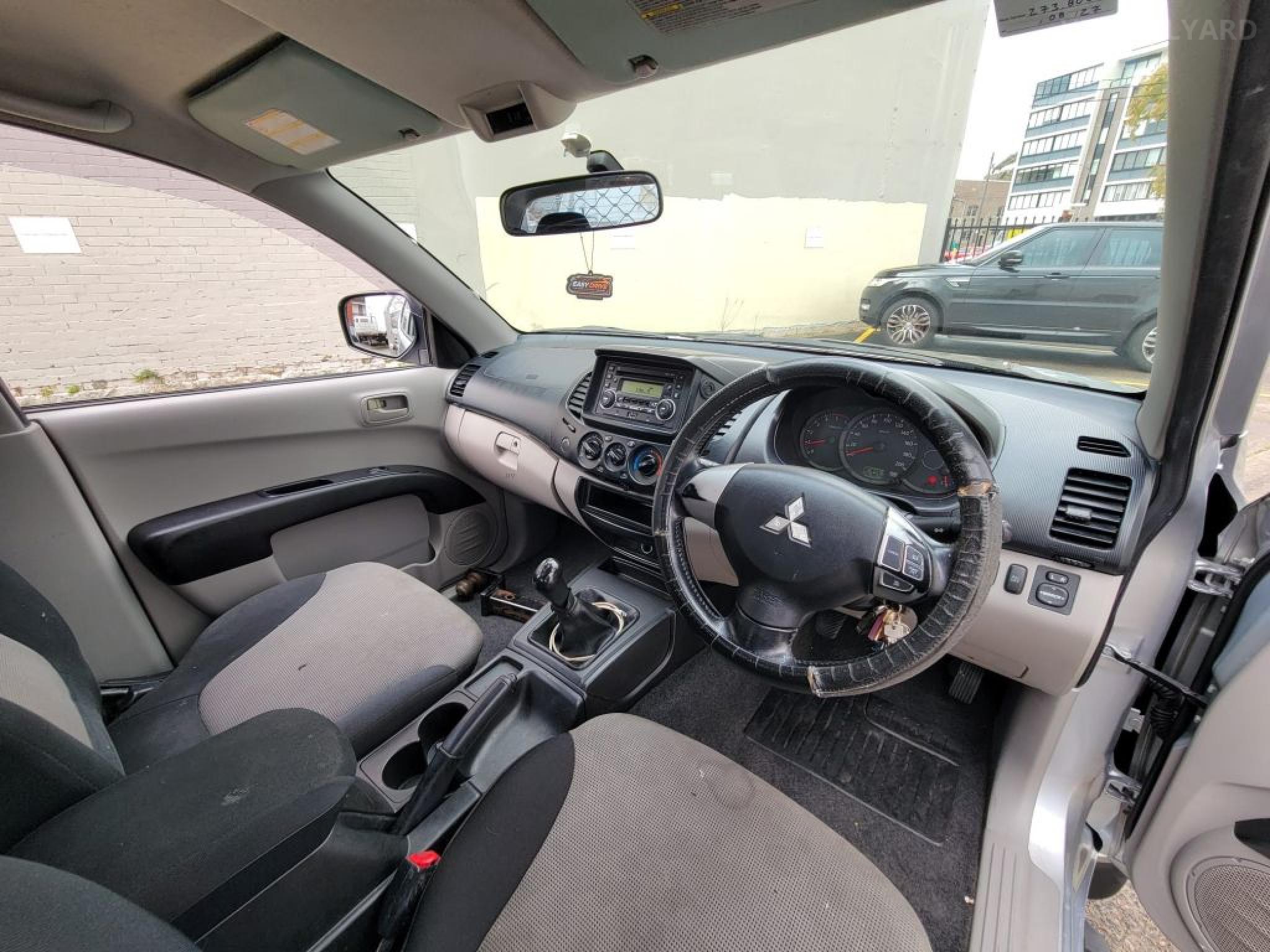 MITSUBISHI TRITON