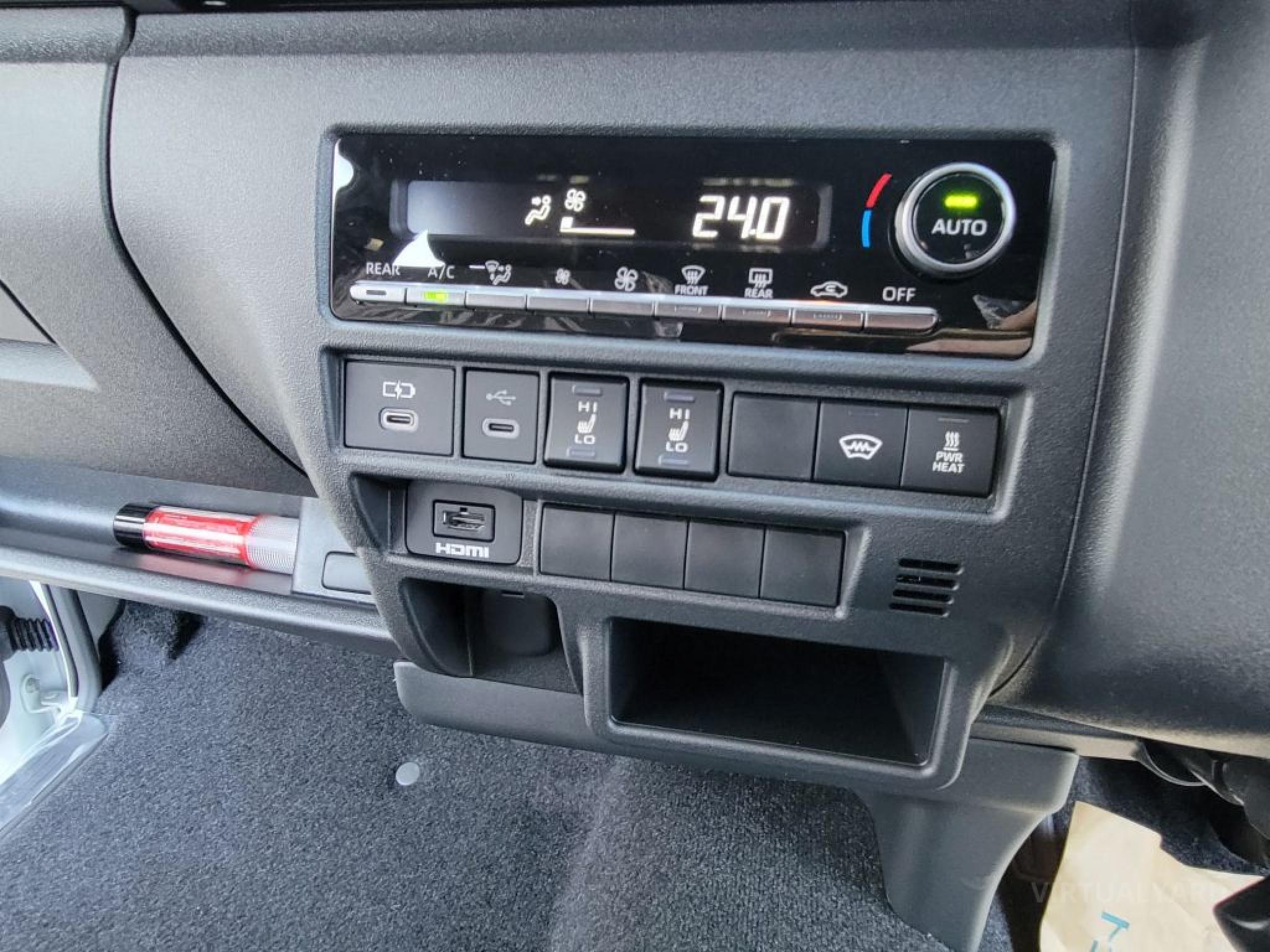 TOYOTA HIACE SUPER GL DARK PRIME 2 4WD