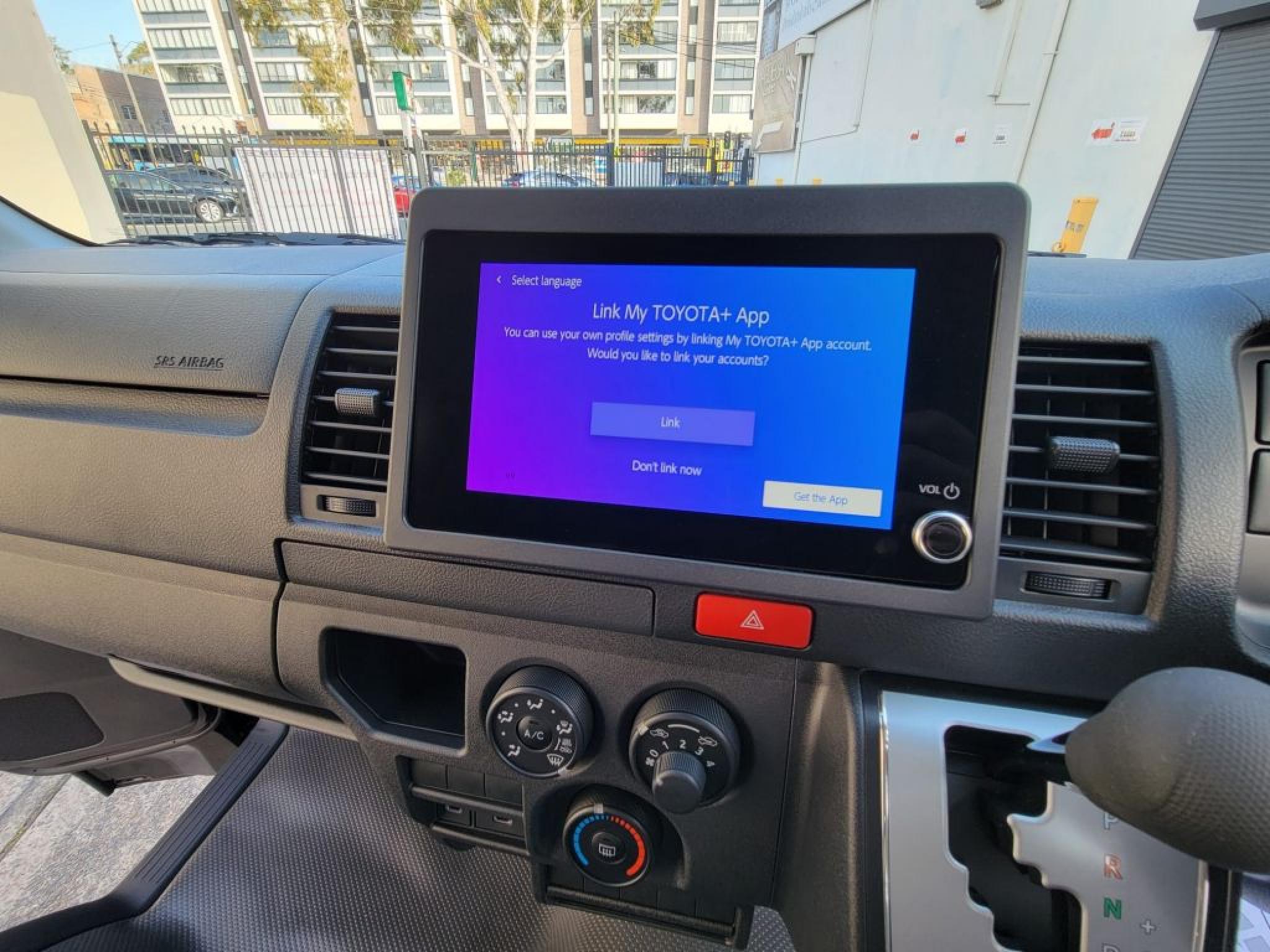 TOYOTA HIACE