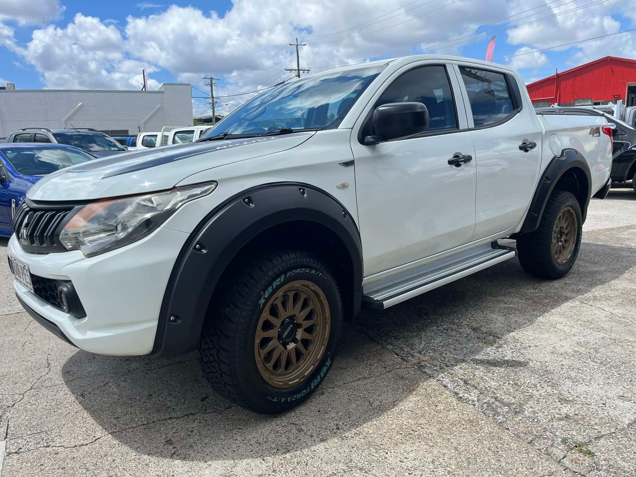 MITSUBISHI TRITON