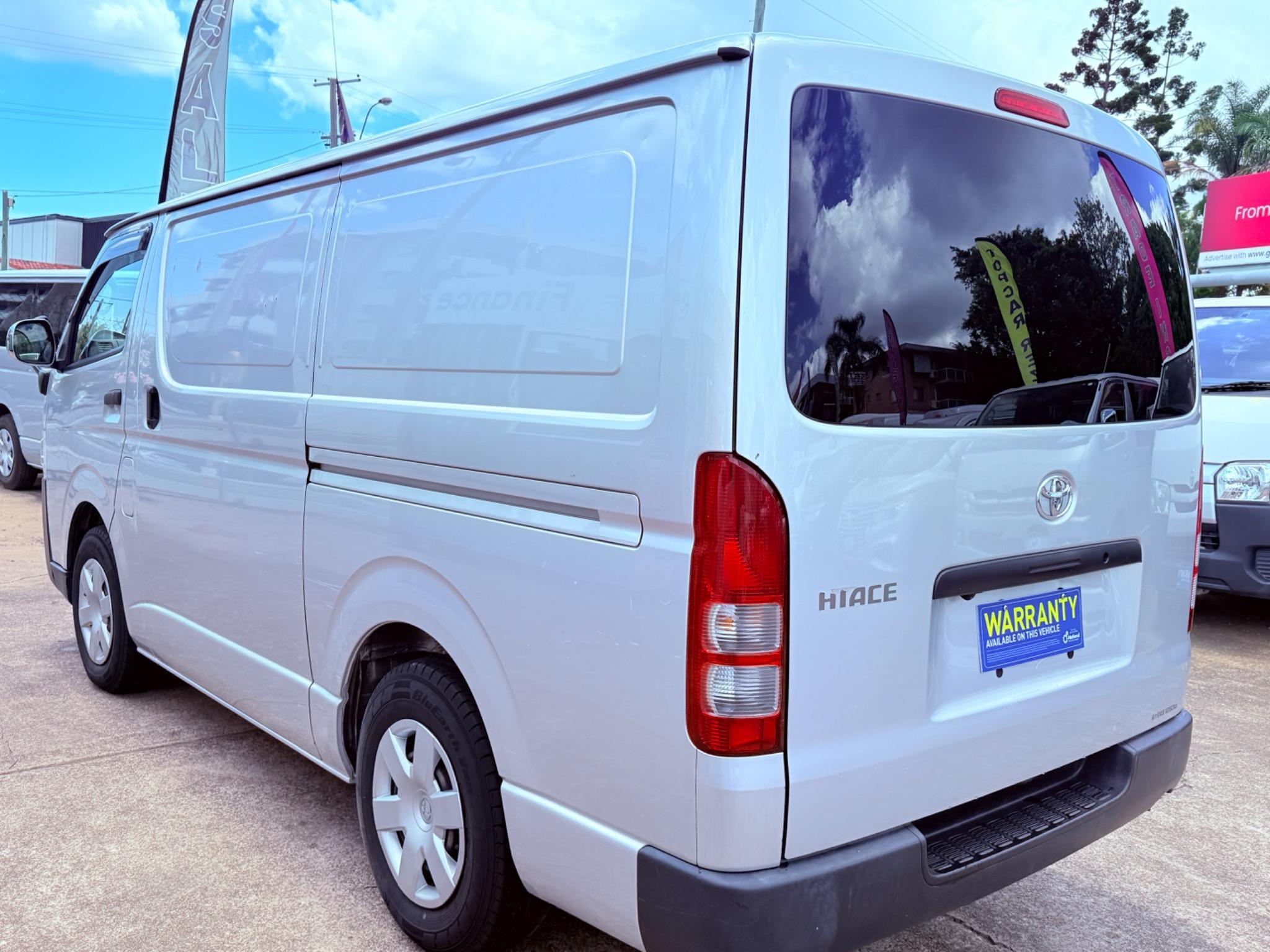 TOYOTA HIACE