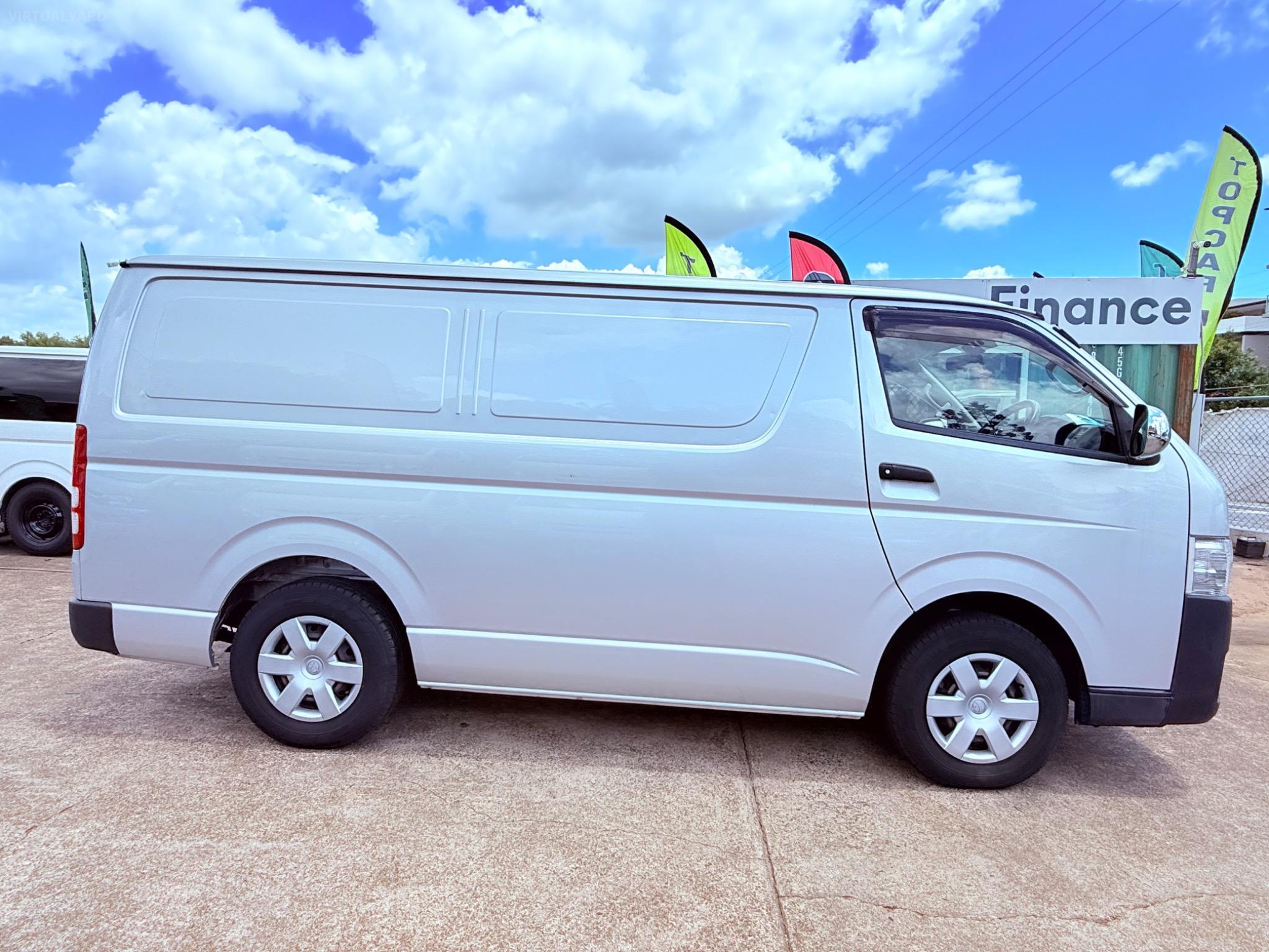 TOYOTA HIACE DX TRH200 SUPER G-L