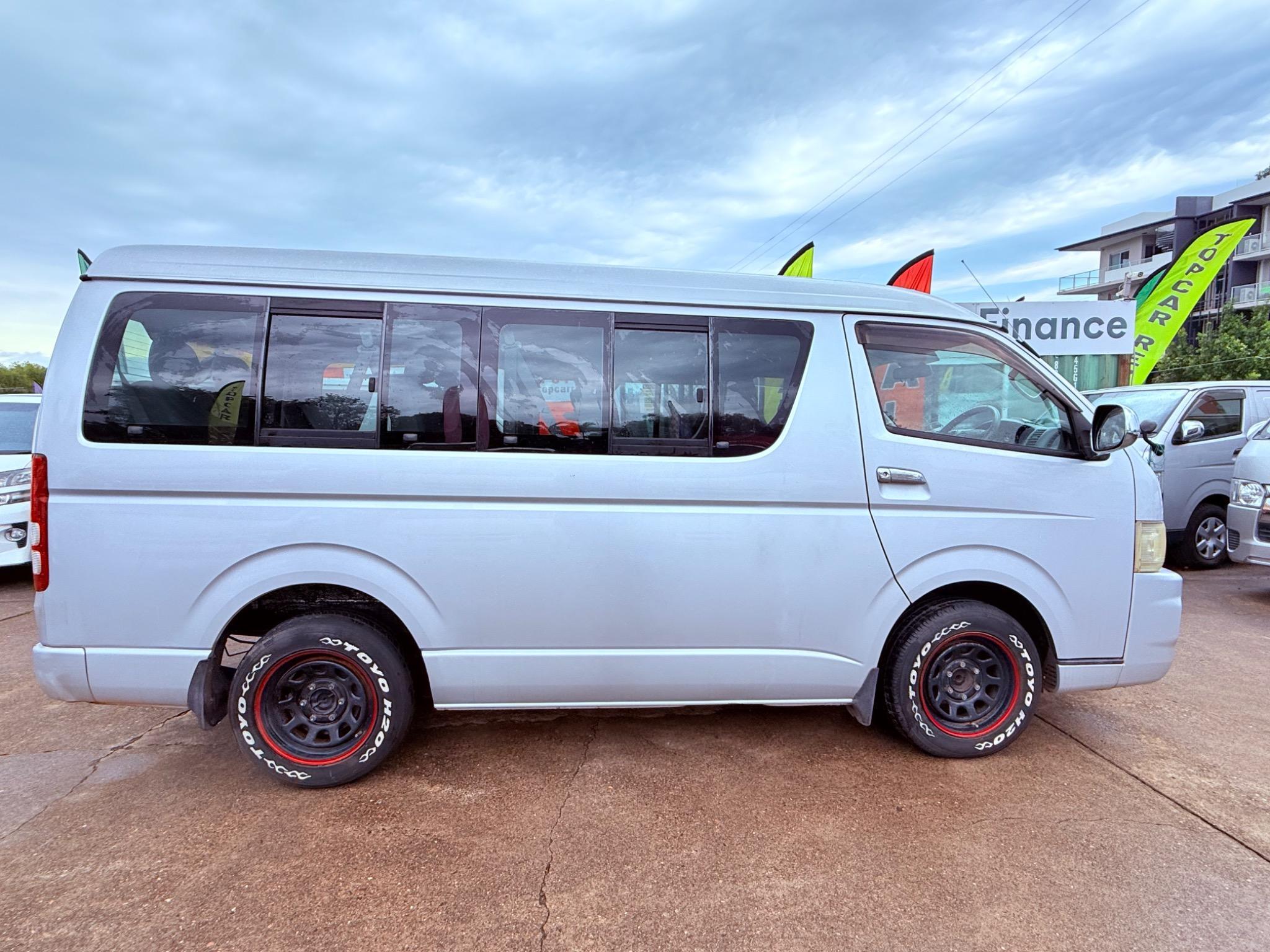 TOYOTA HIACE