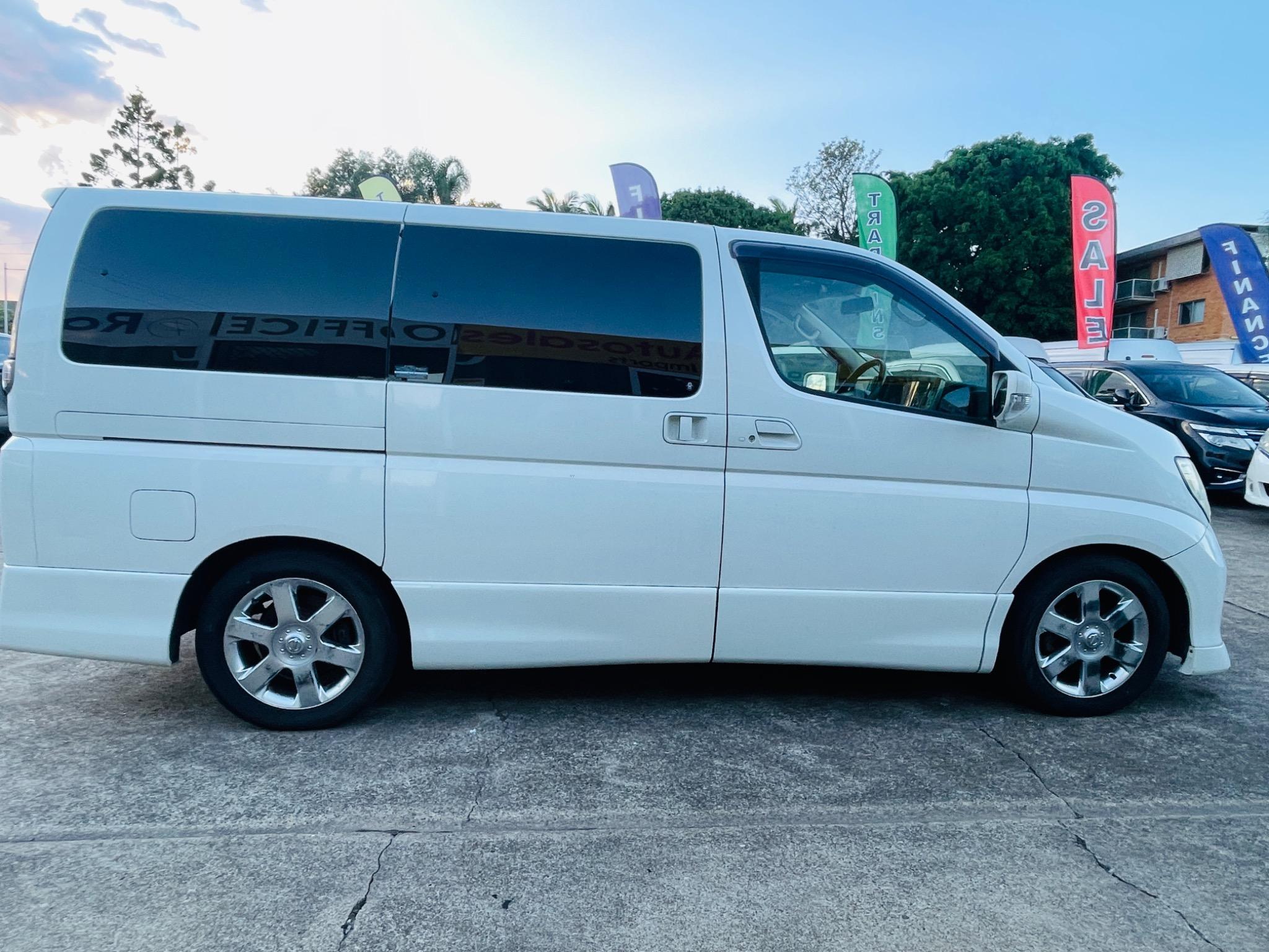 NISSAN ELGRAND