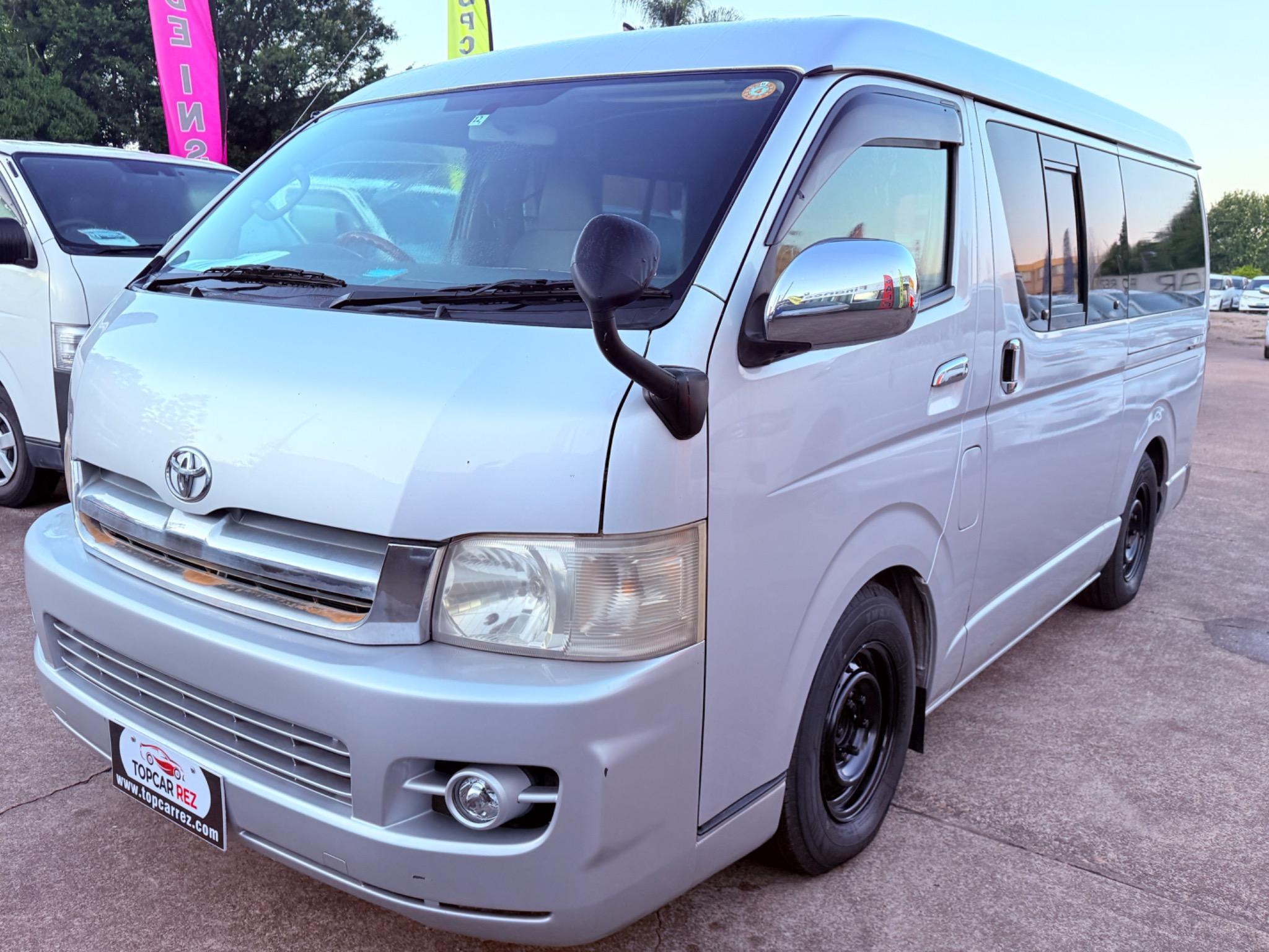 TOYOTA HIACE