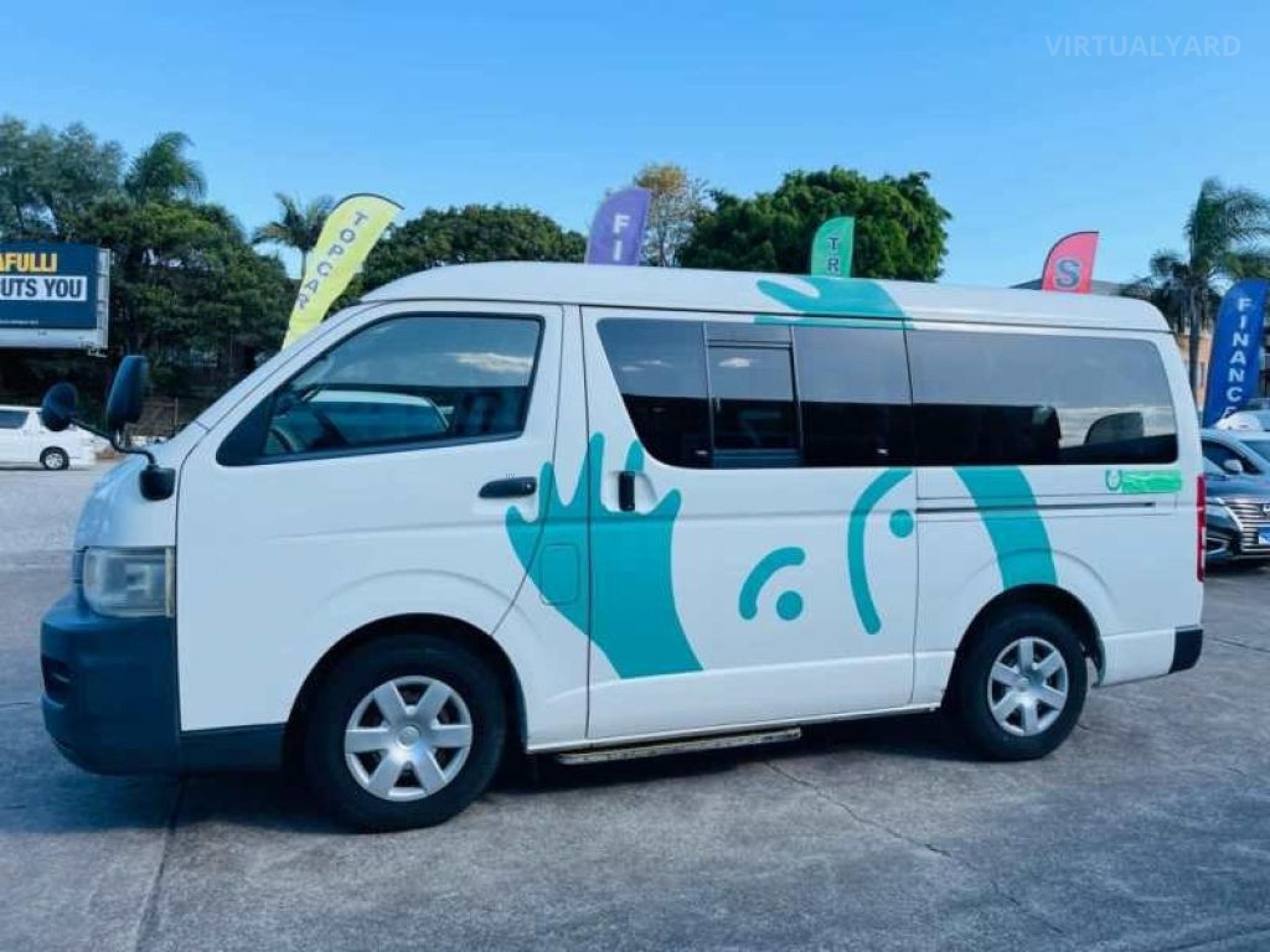 TOYOTA HIACE