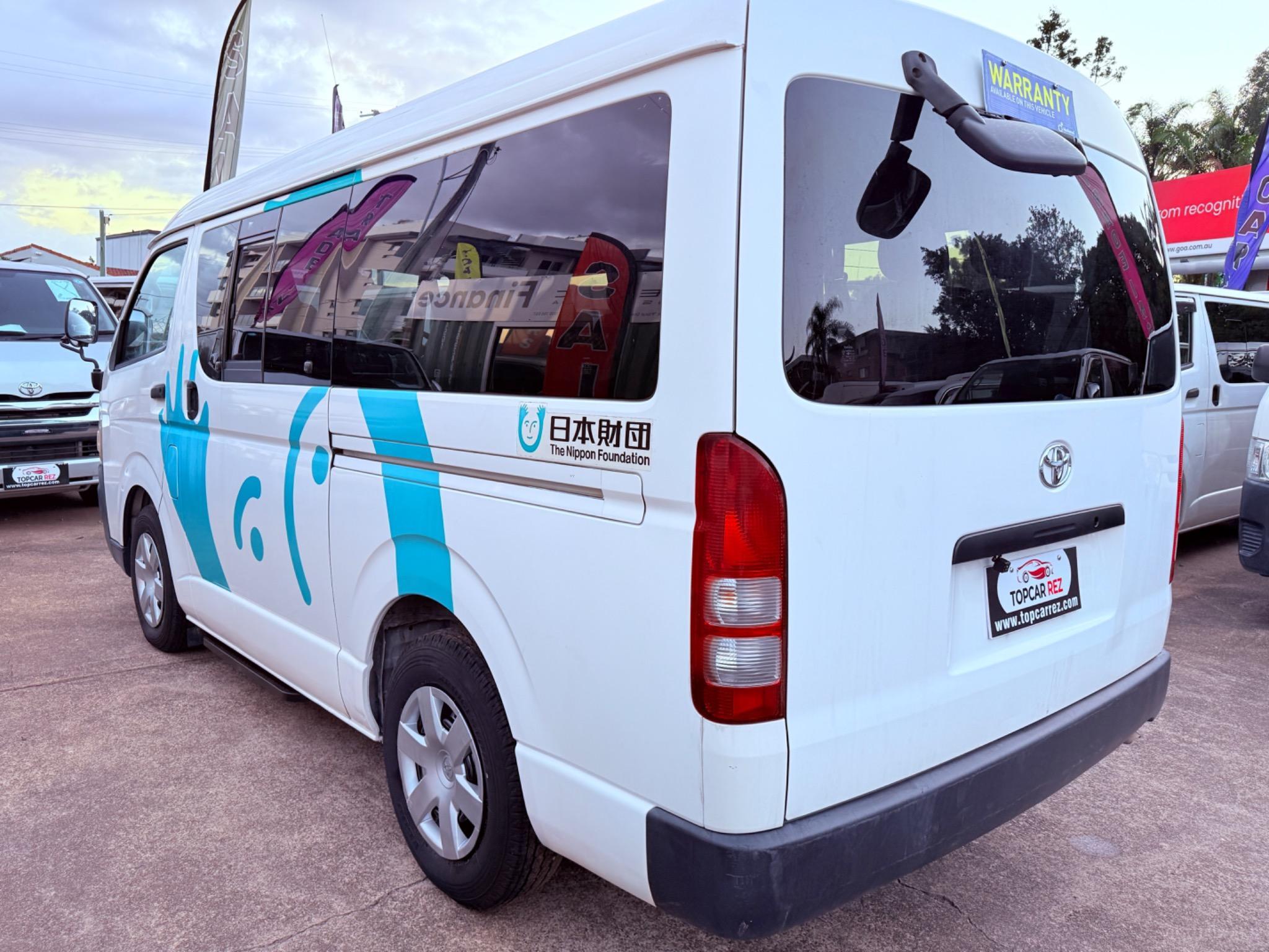 TOYOTA HIACE