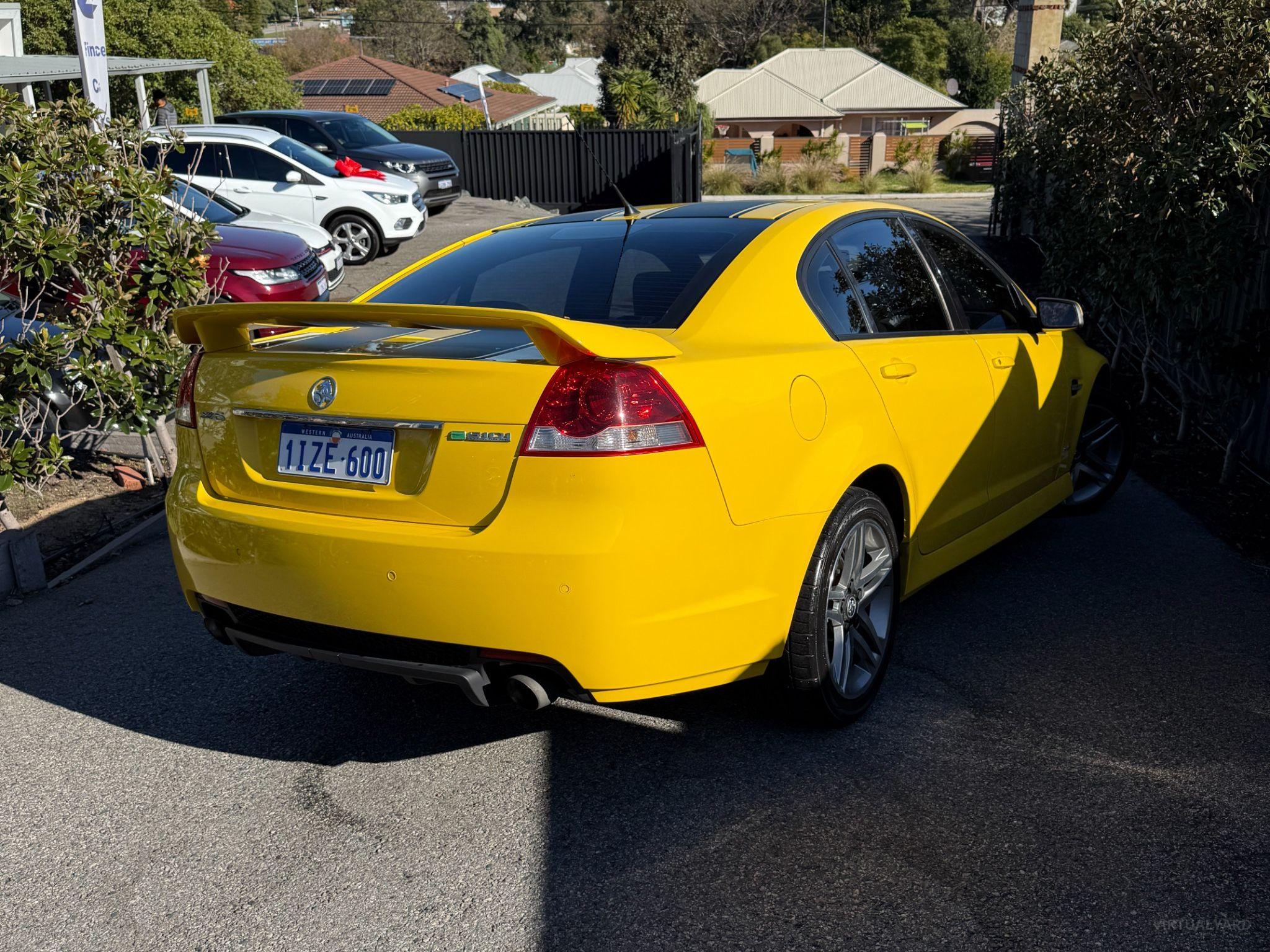 HOLDEN COMMODORE