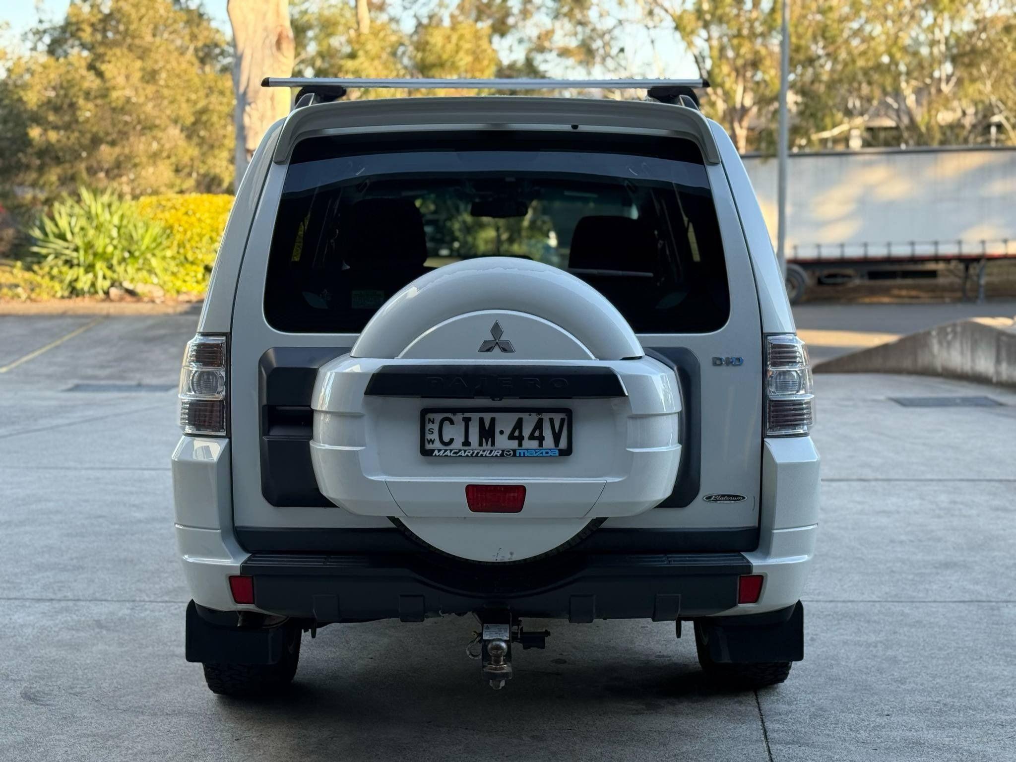 MITSUBISHI PAJERO