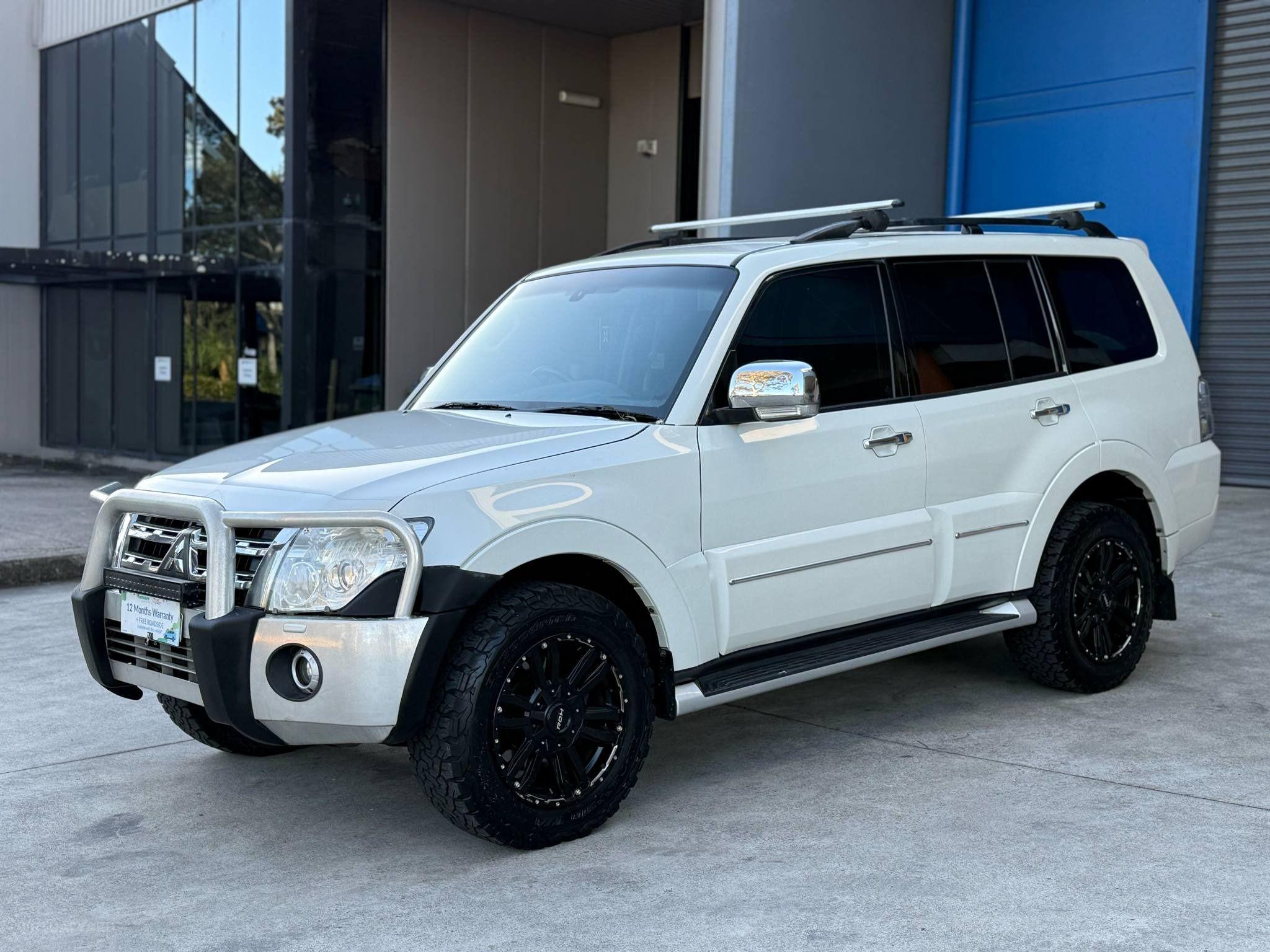 MITSUBISHI PAJERO