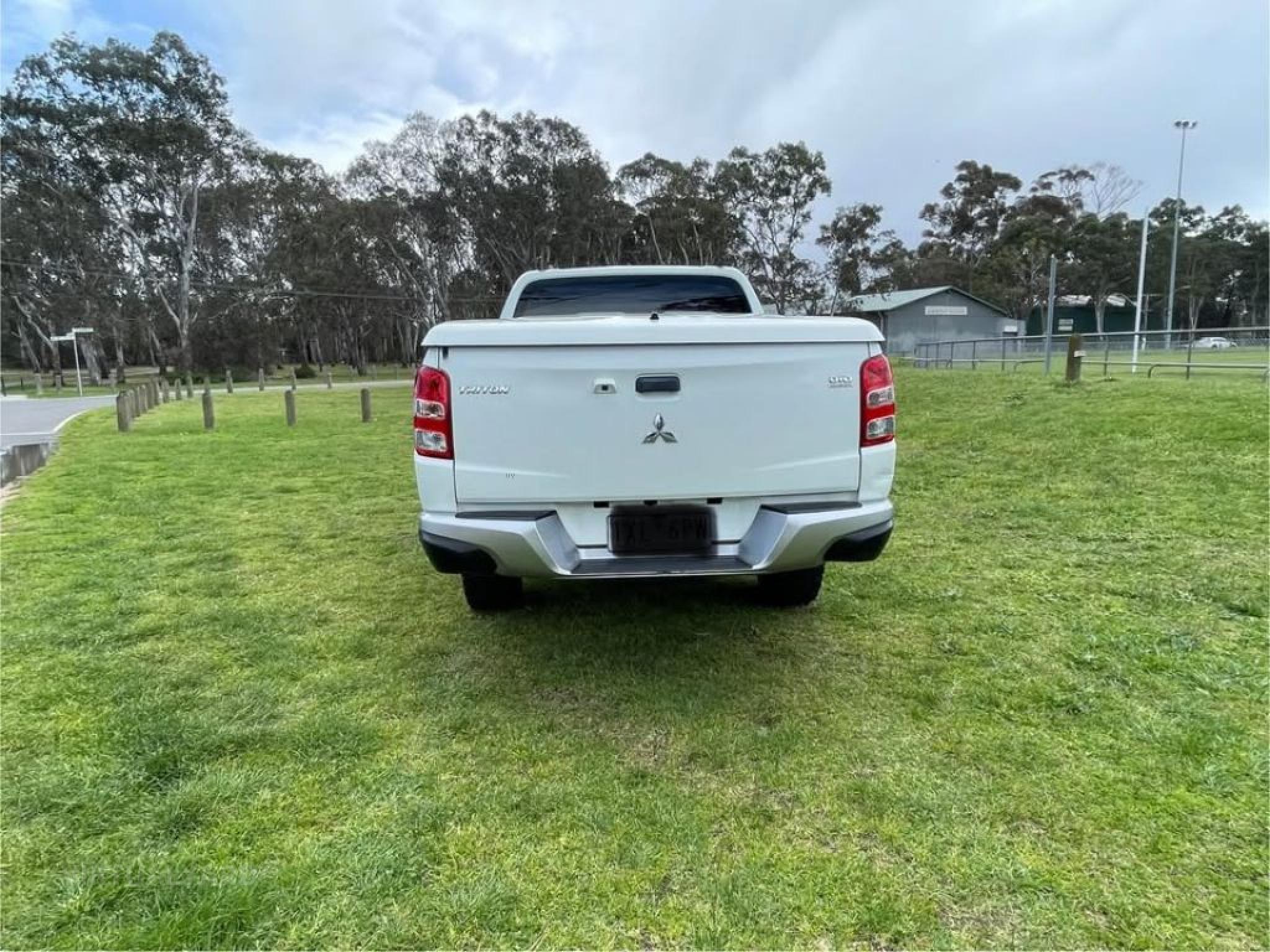 MITSUBISHI TRITON