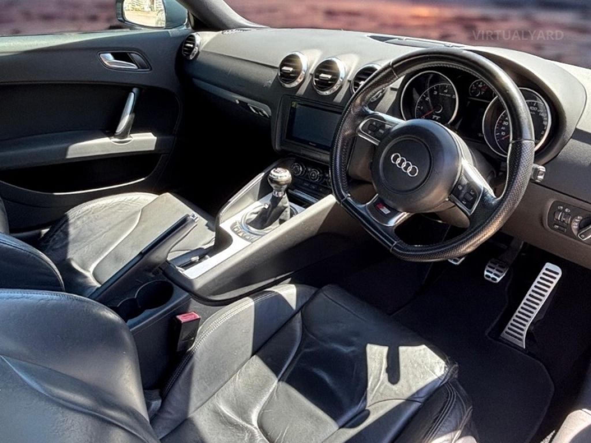AUDI TT