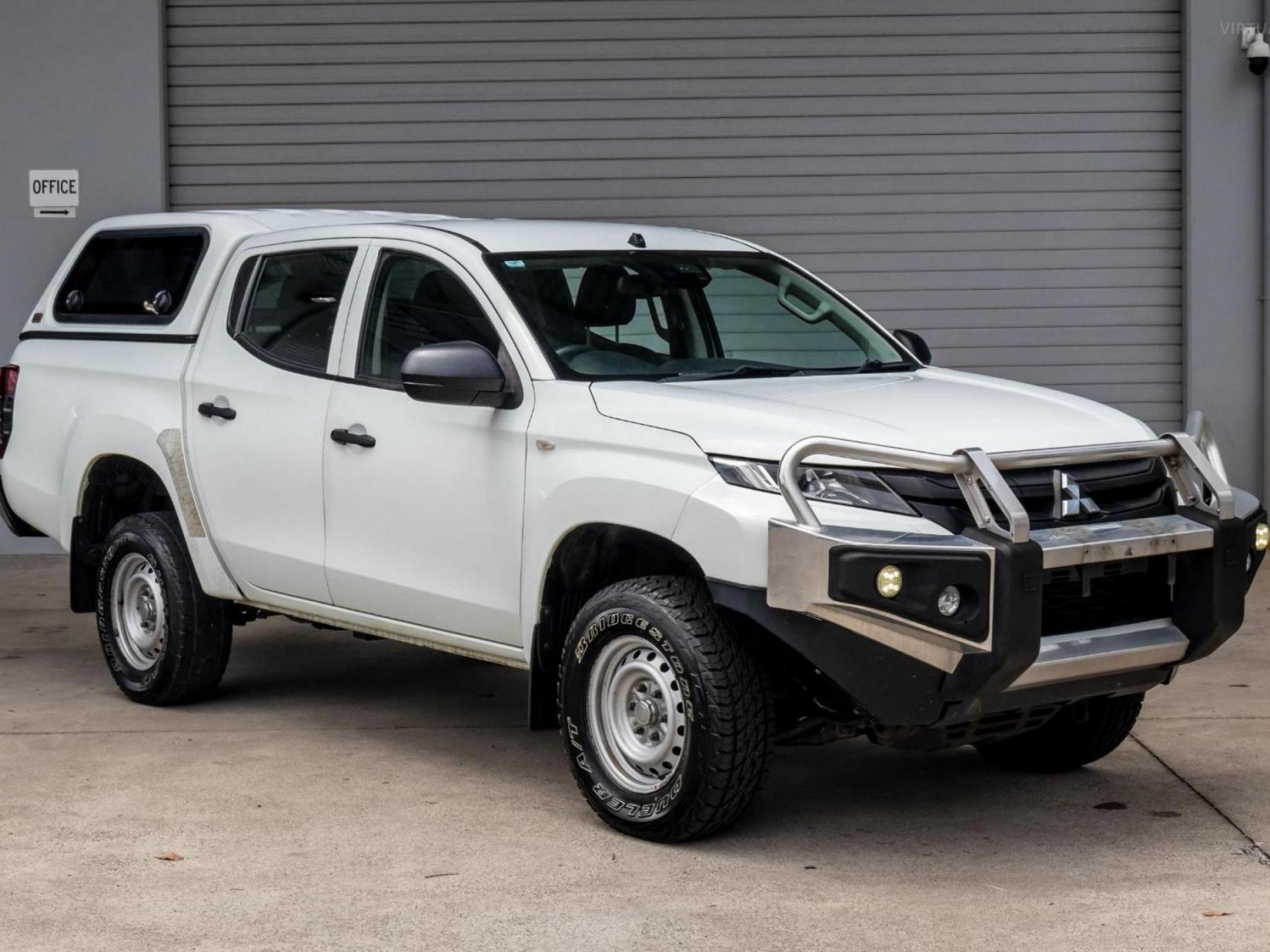 MITSUBISHI TRITON