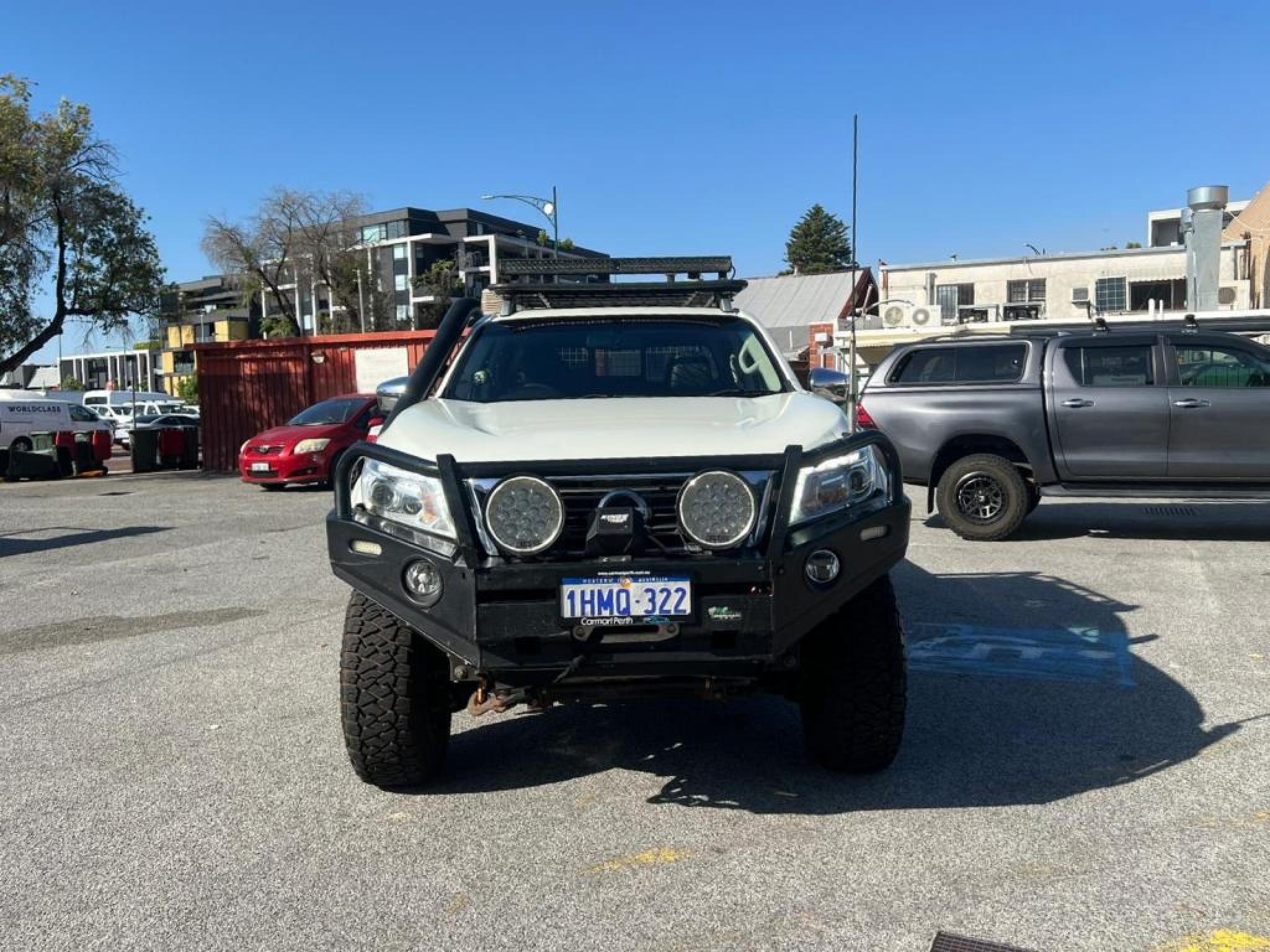 NISSAN NAVARA