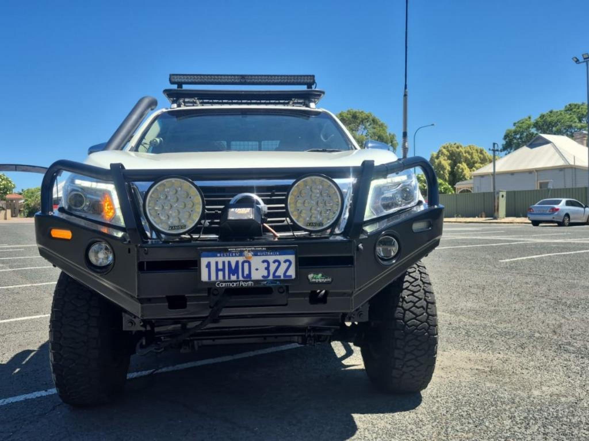 NISSAN NAVARA