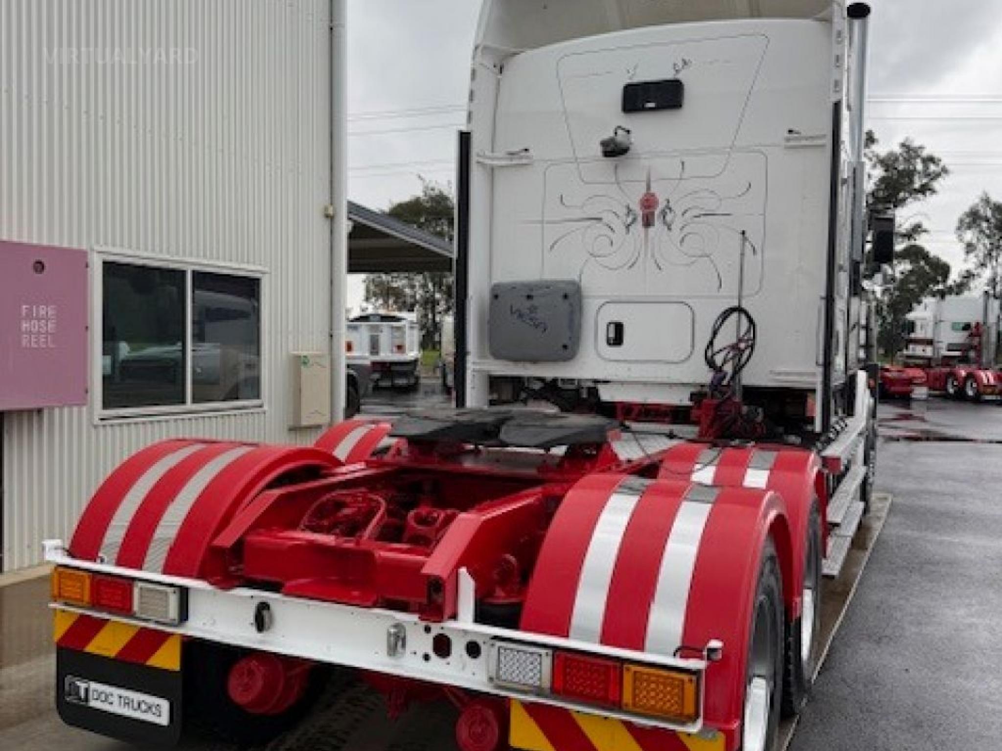 Kenworth T909