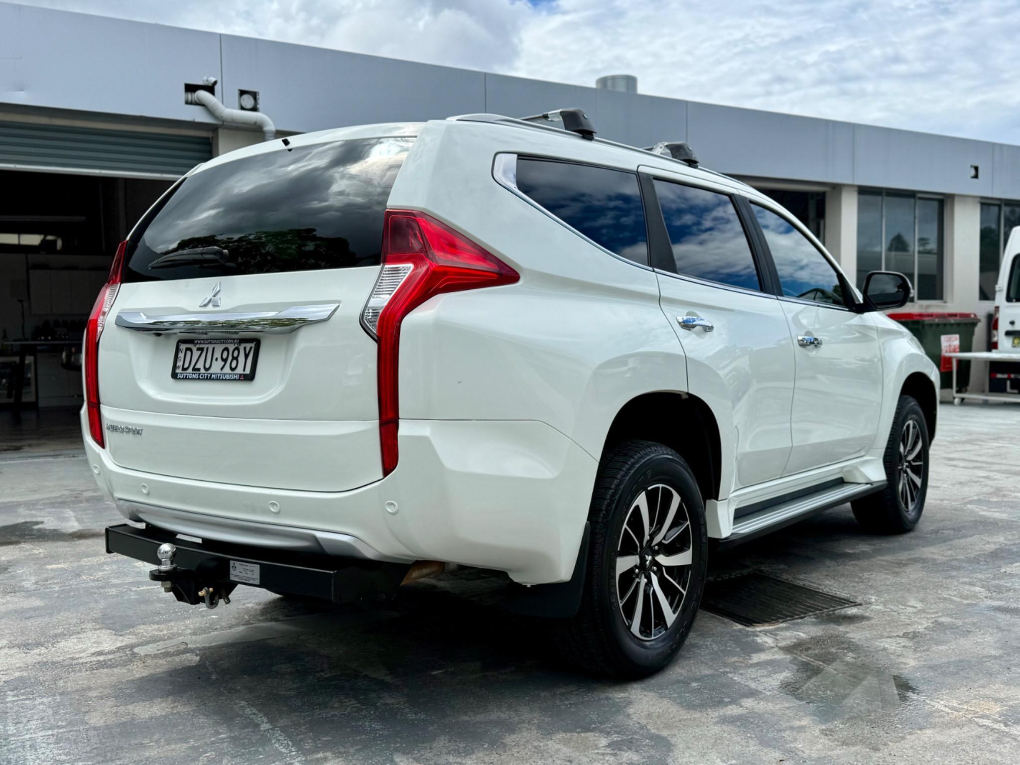 MITSUBISHI PAJERO SPORT