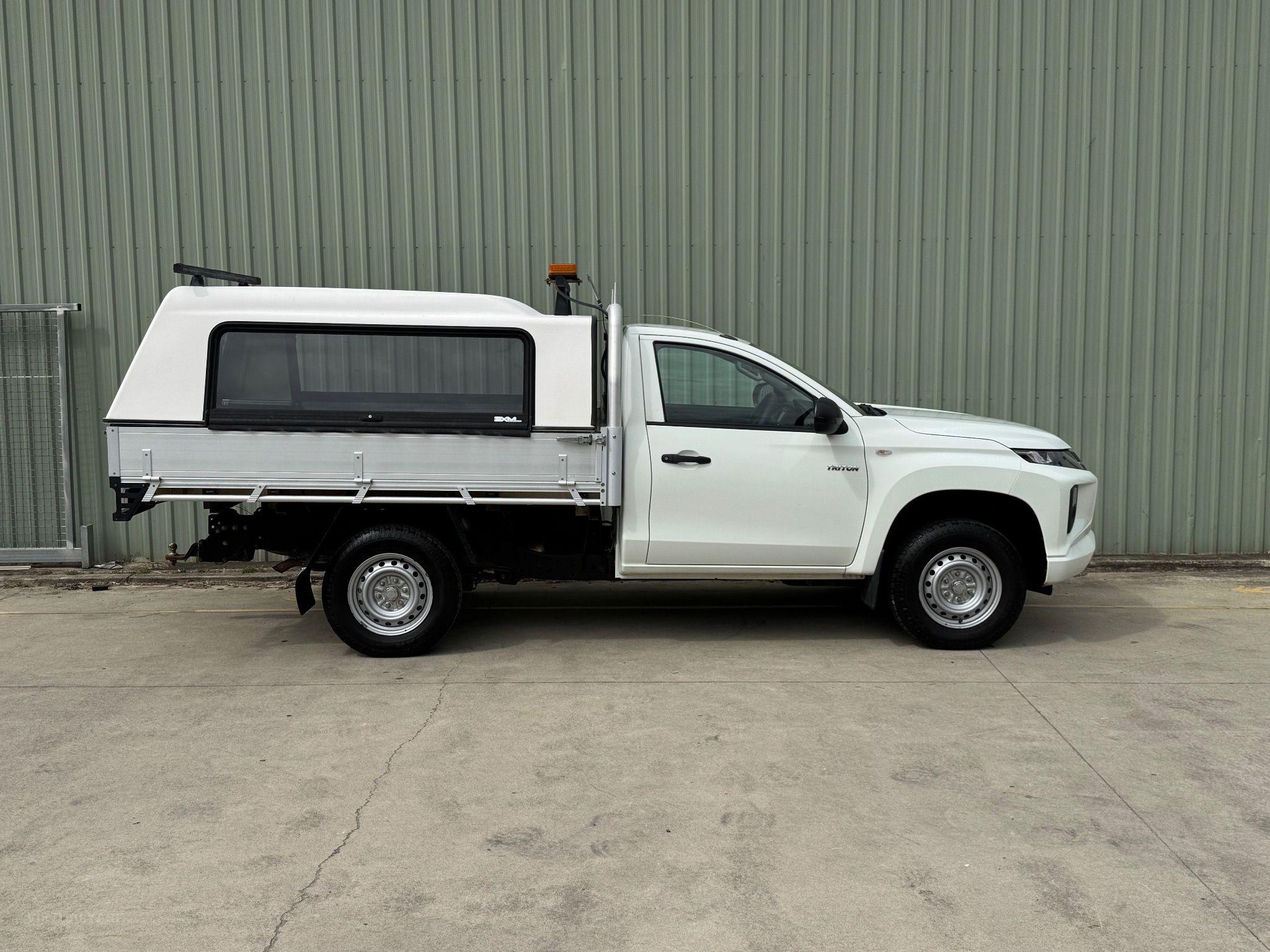 MITSUBISHI TRITON
