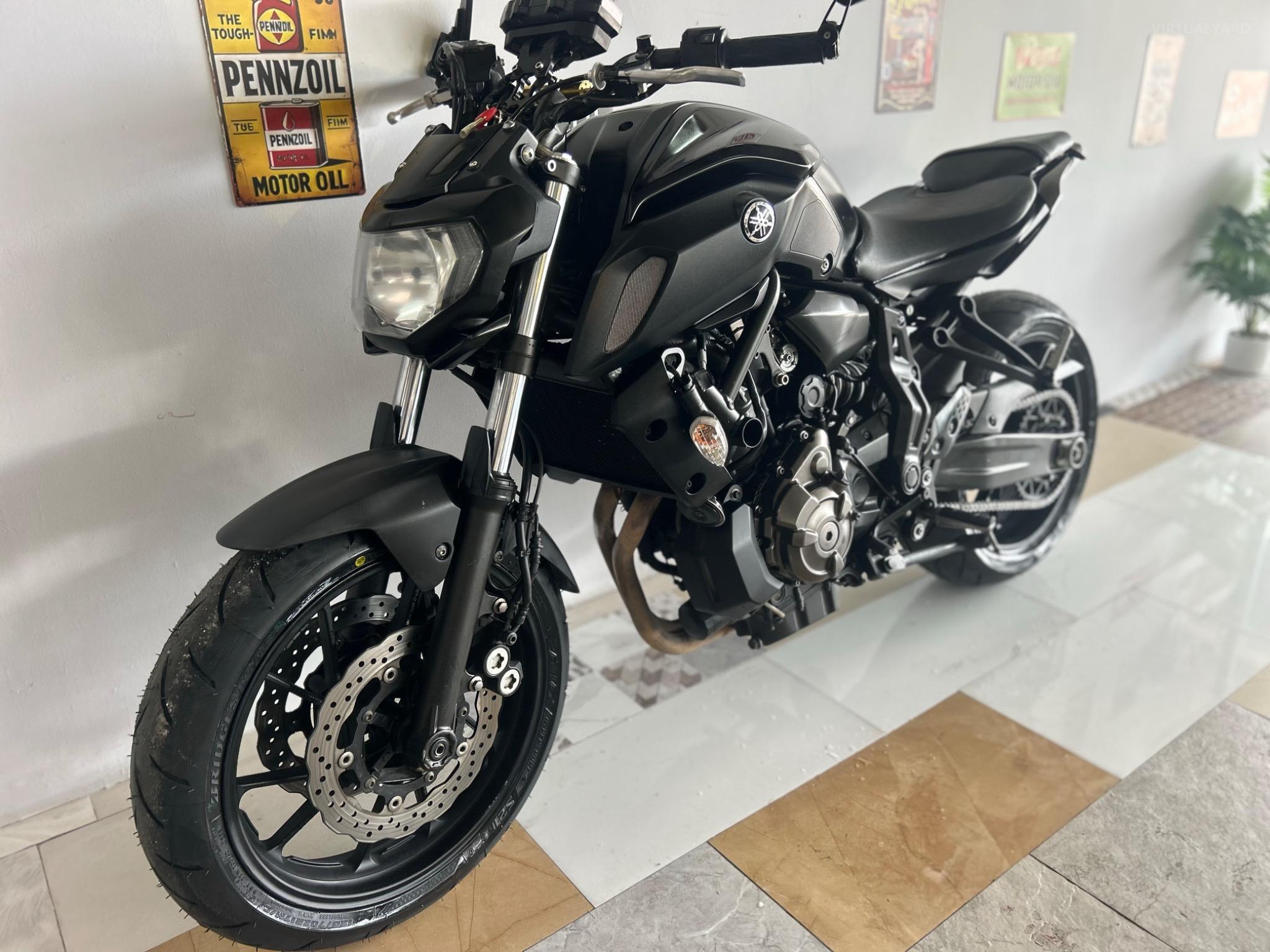 YAMAHA MT-07