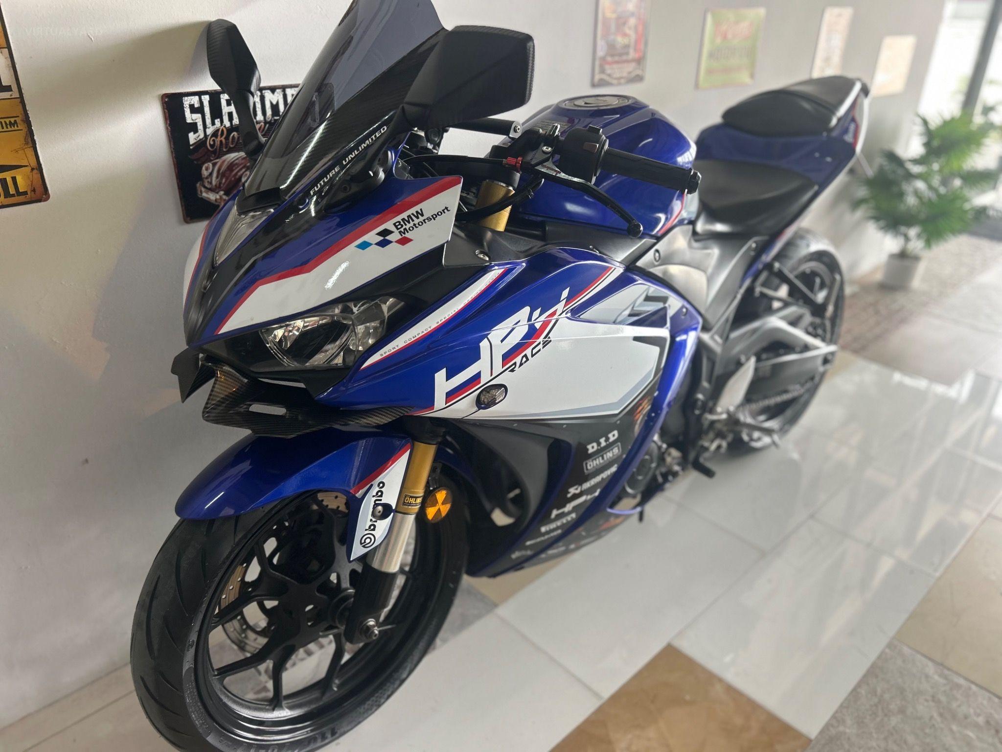 YAMAHA R3