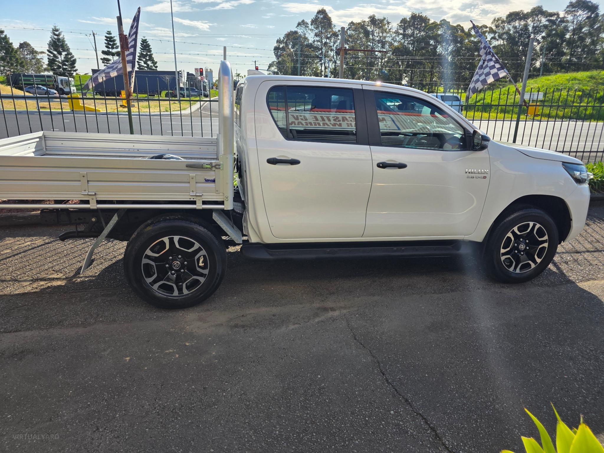 TOYOTA HILUX