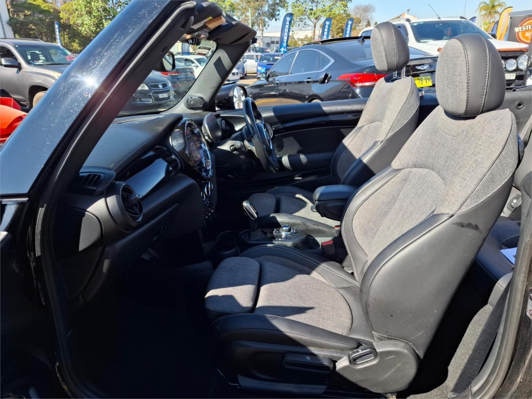 2023 MINI CONVERTIBLE F57 LCI-2 COOPER CLASSIC CONVERTIBLE 2DR D-CT 7SP 1.5T image 21