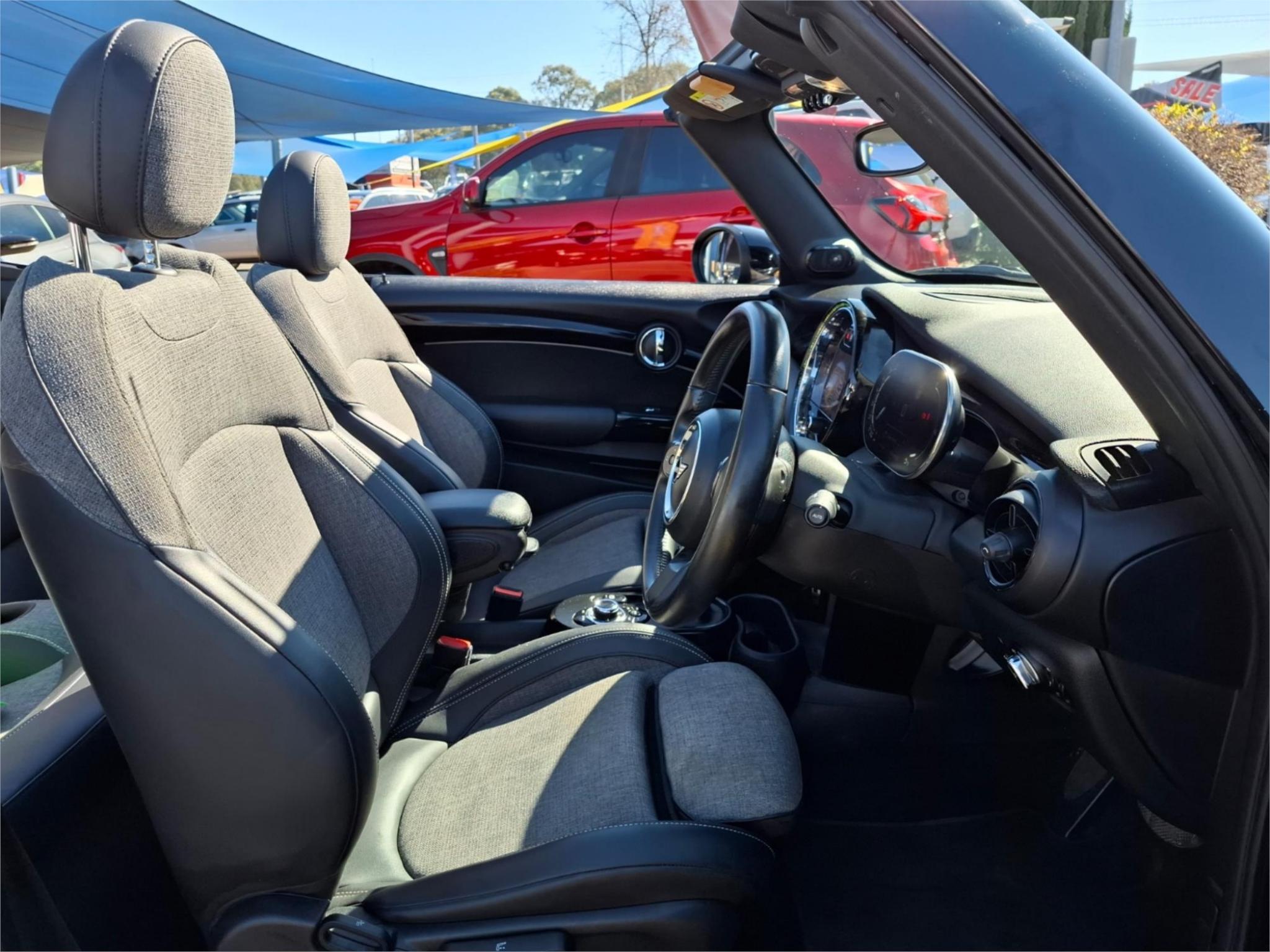 2023 MINI CONVERTIBLE F57 LCI-2 COOPER CLASSIC CONVERTIBLE 2DR D-CT 7SP 1.5T image 10