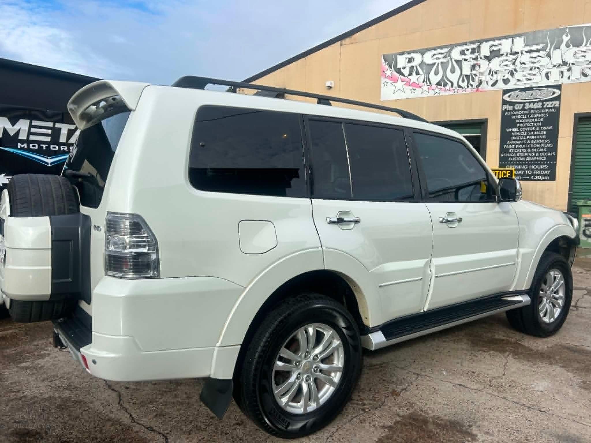 MITSUBISHI PAJERO