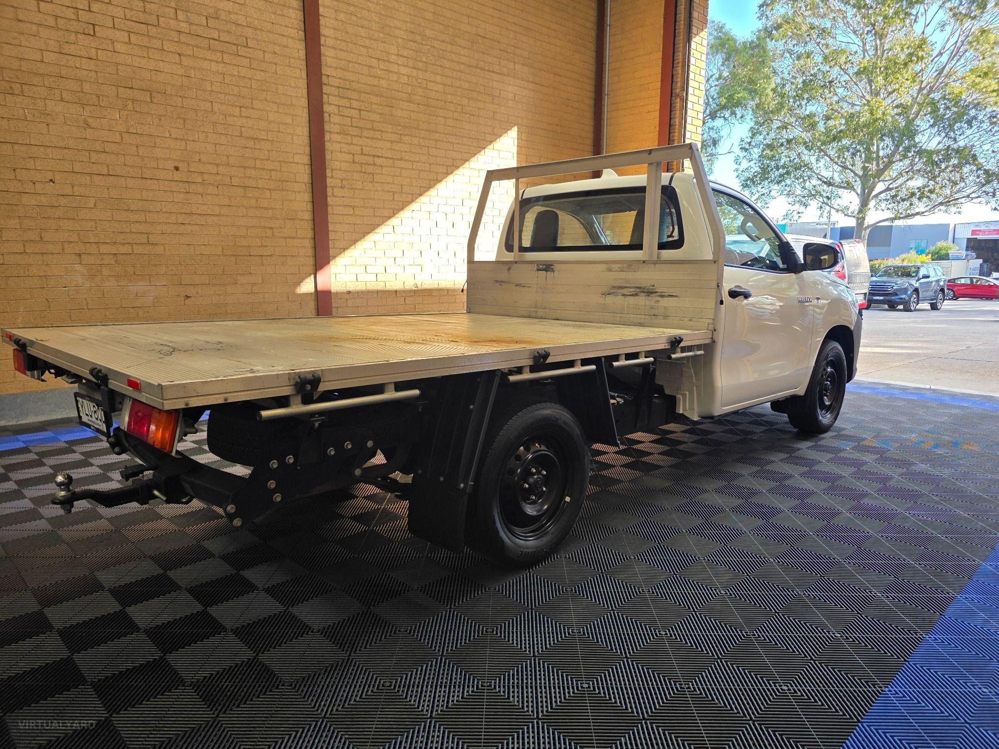 TOYOTA HILUX