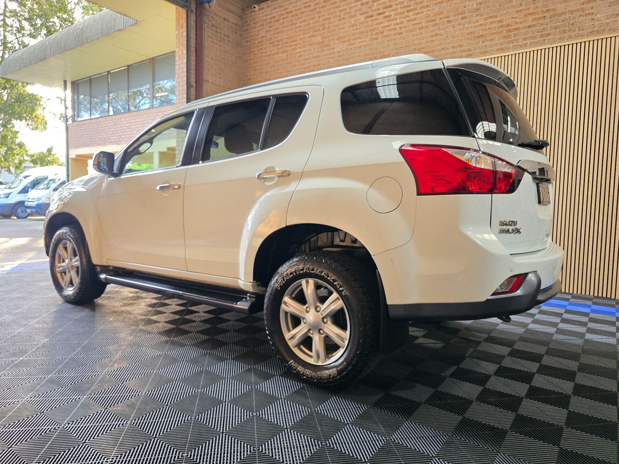 ISUZU MU-X