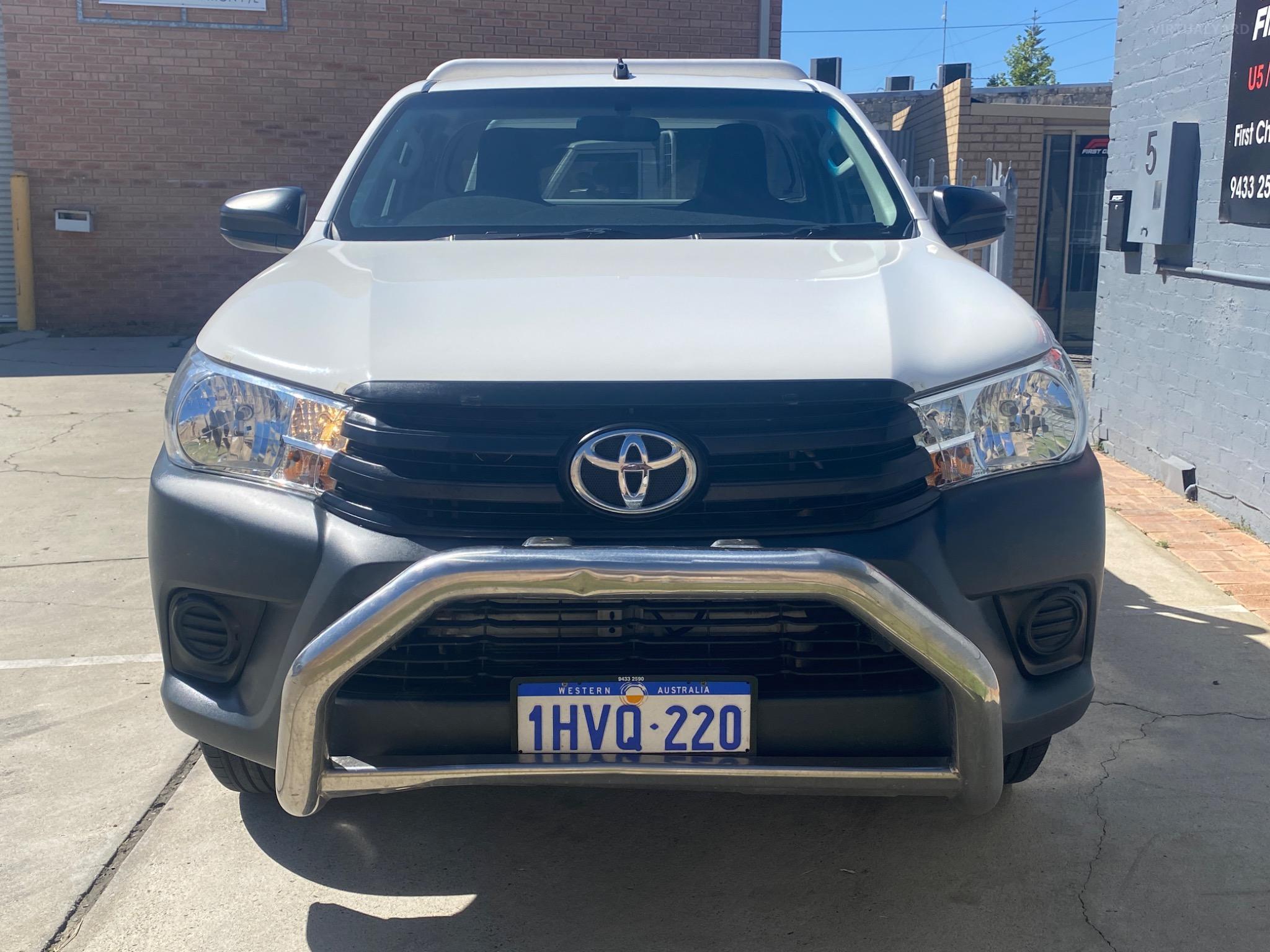 TOYOTA HILUX