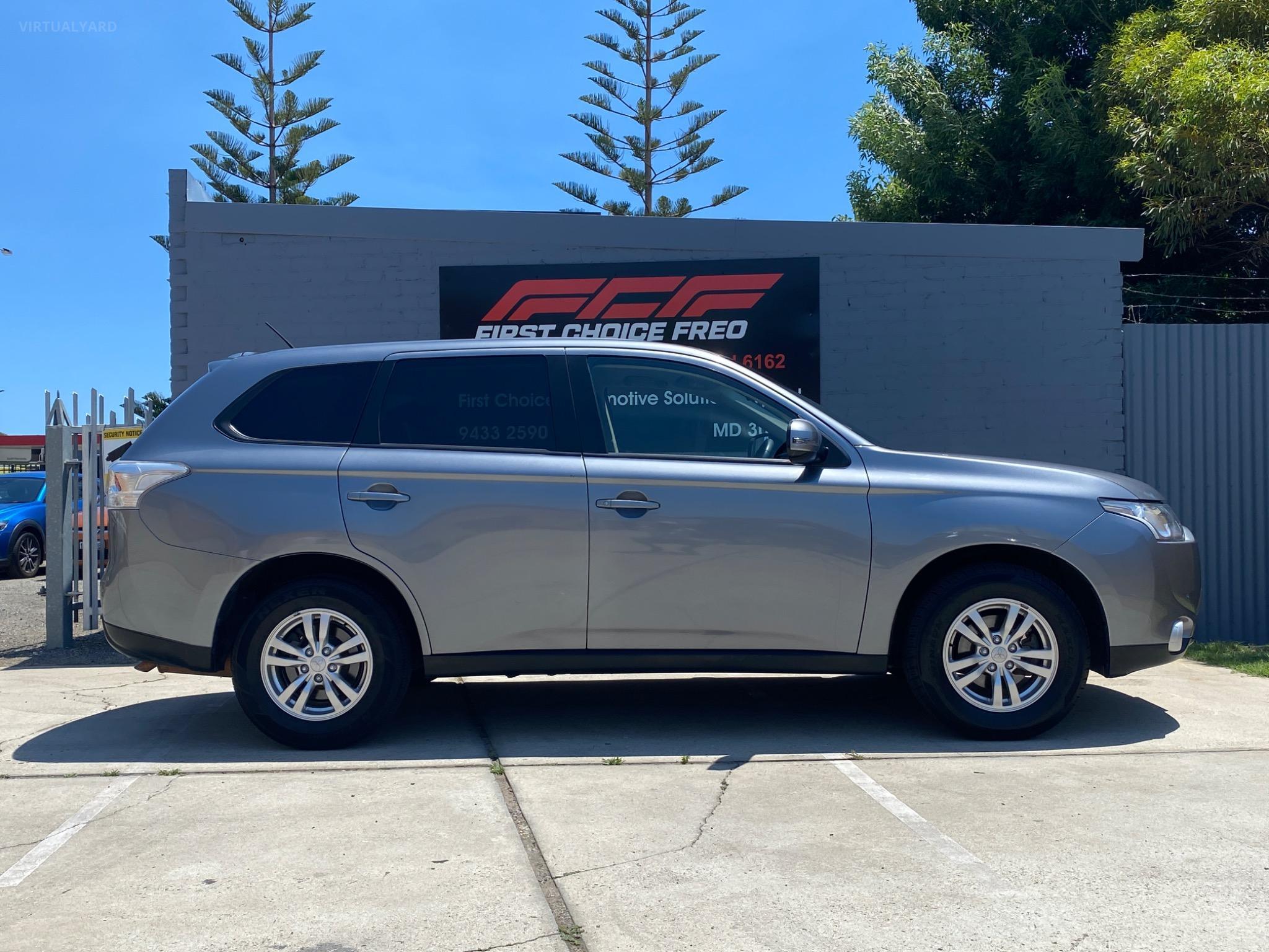 MITSUBISHI OUTLANDER