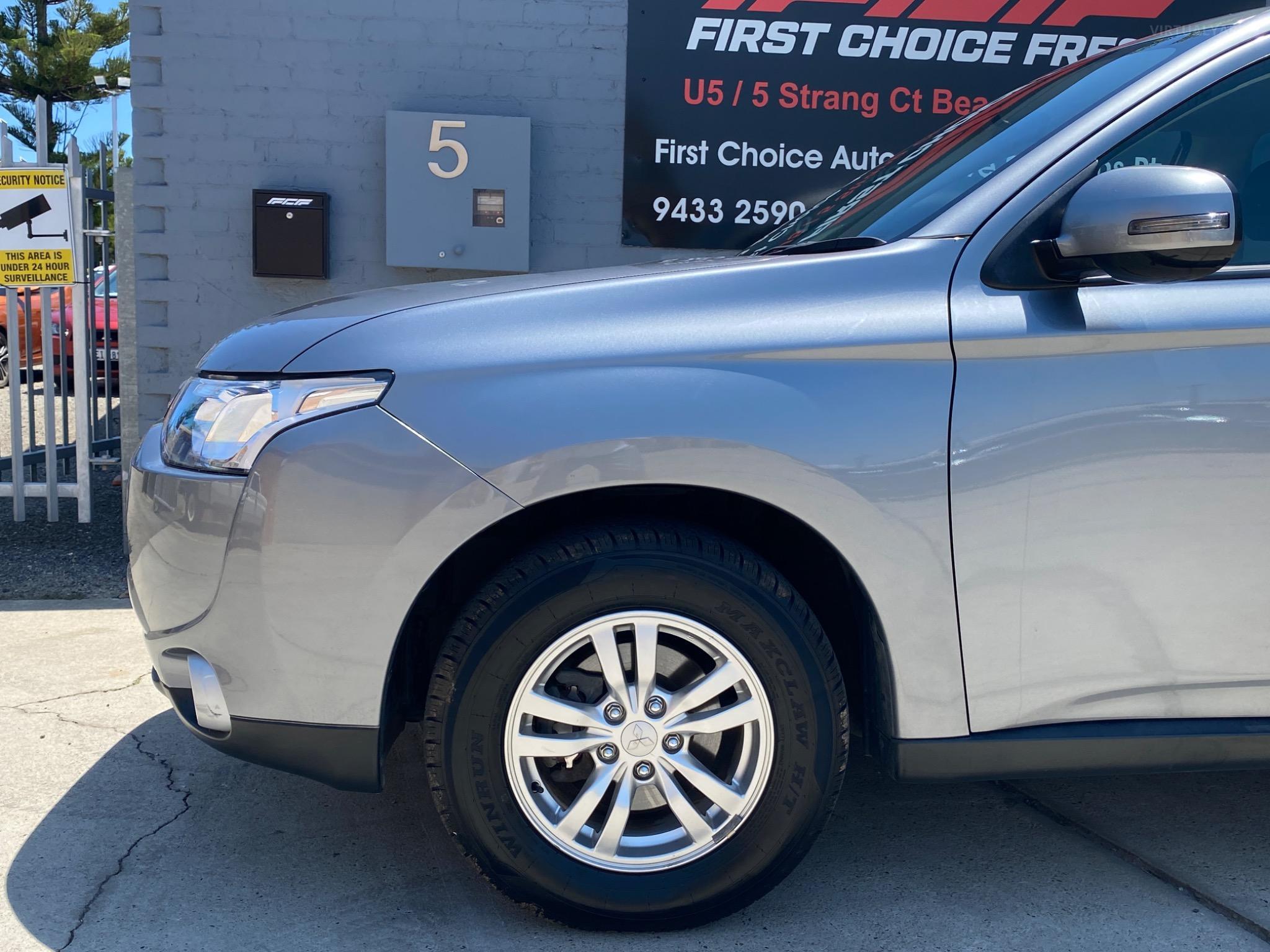 MITSUBISHI OUTLANDER