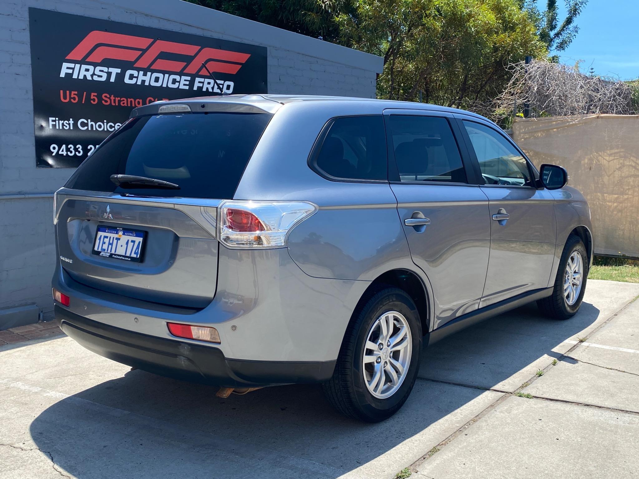 MITSUBISHI OUTLANDER