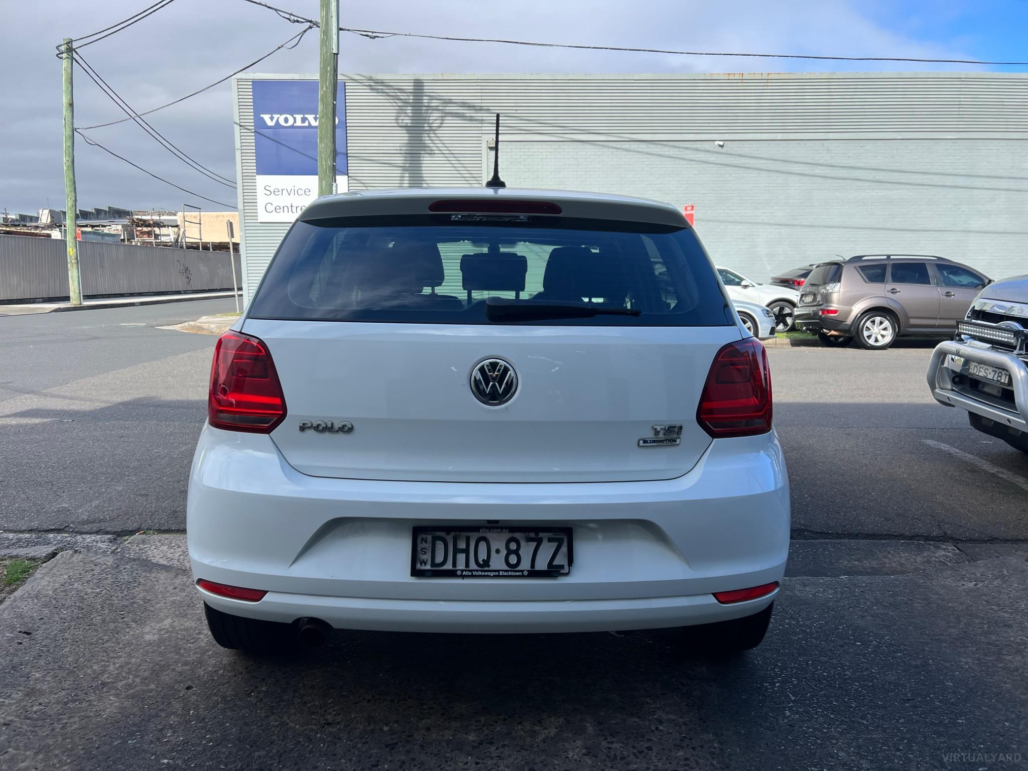 VOLKSWAGEN POLO