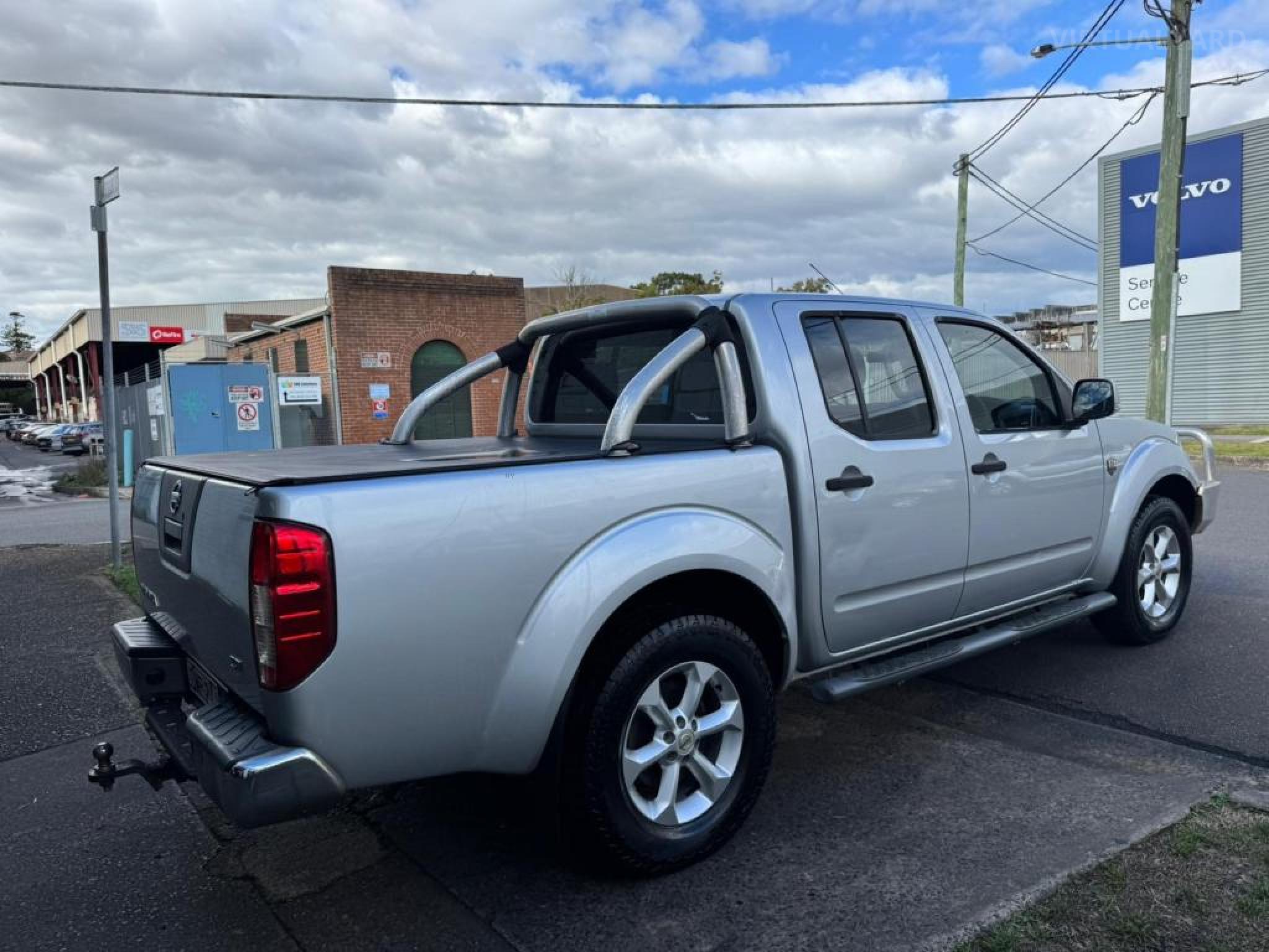 NISSAN NAVARA