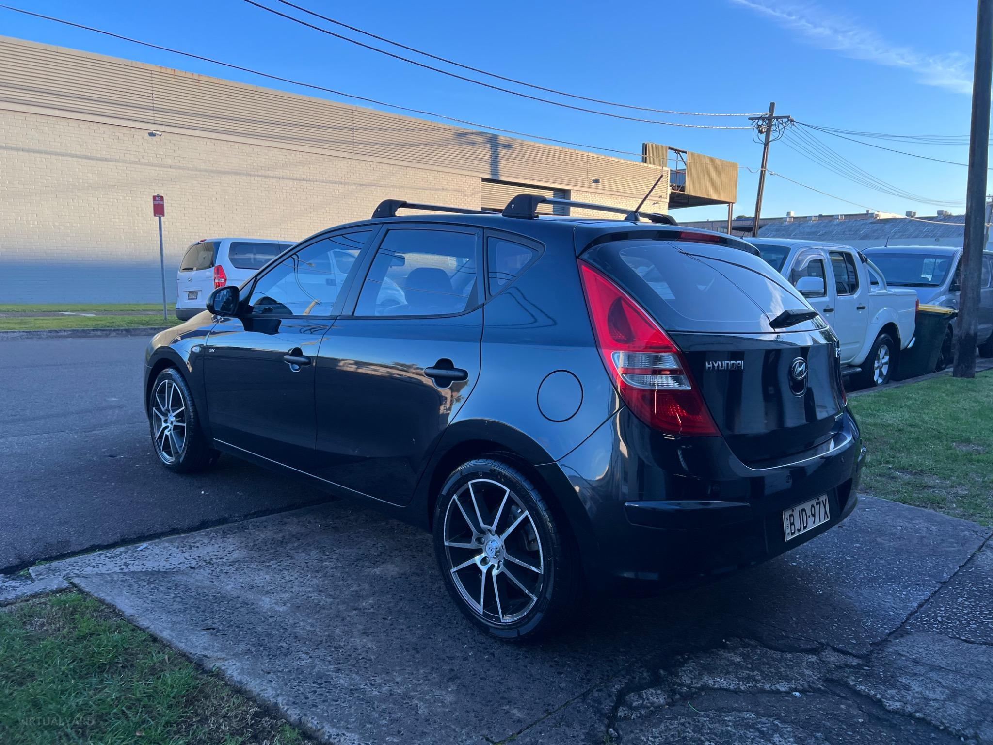 HYUNDAI i30