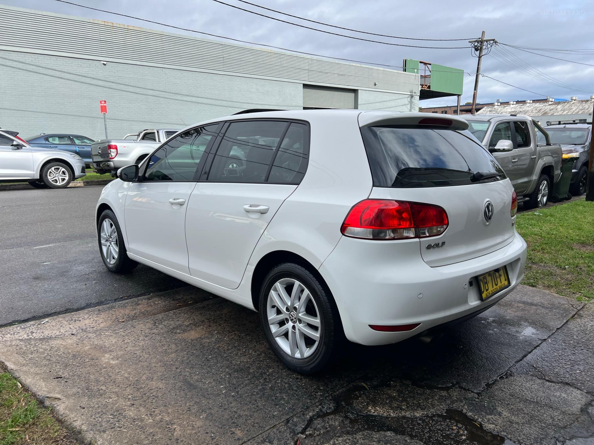 VOLKSWAGEN GOLF