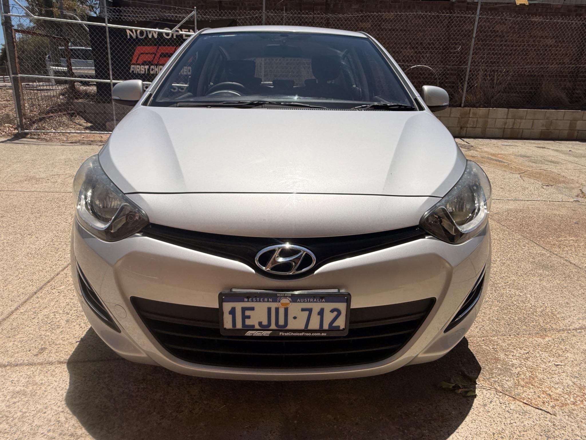 HYUNDAI i20
