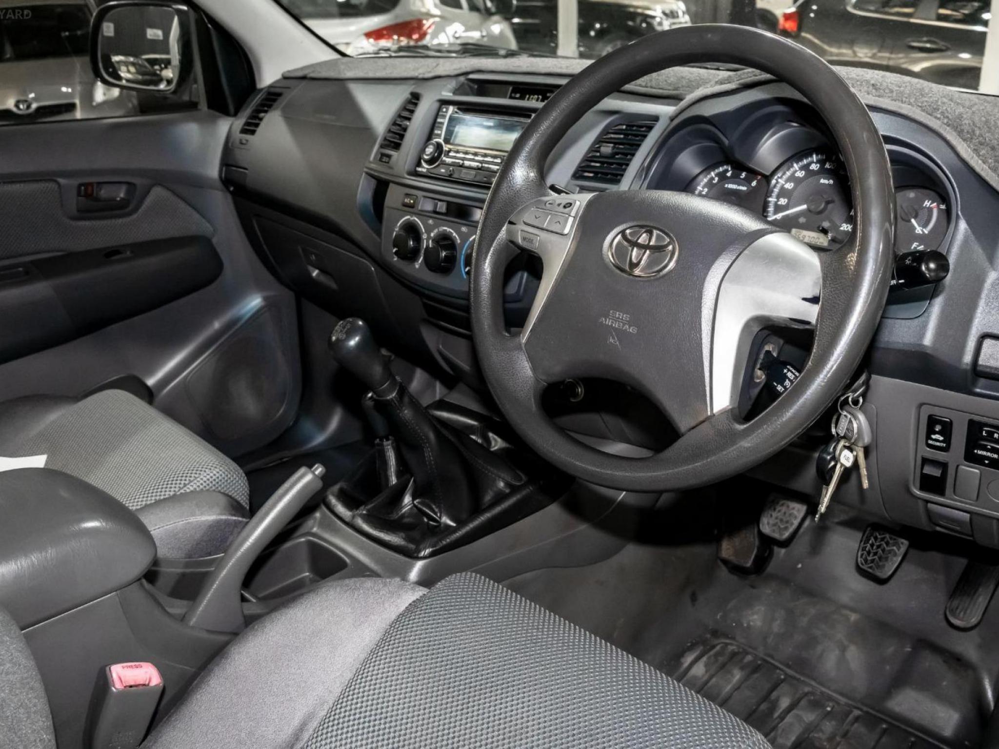 TOYOTA HILUX