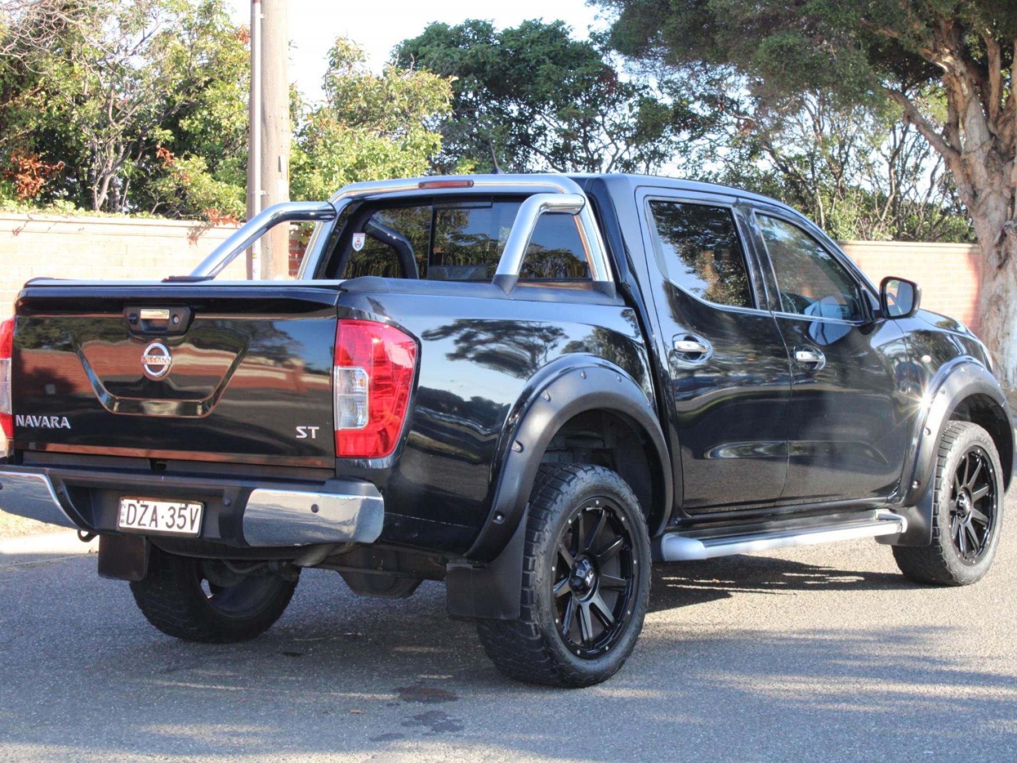 NISSAN NAVARA