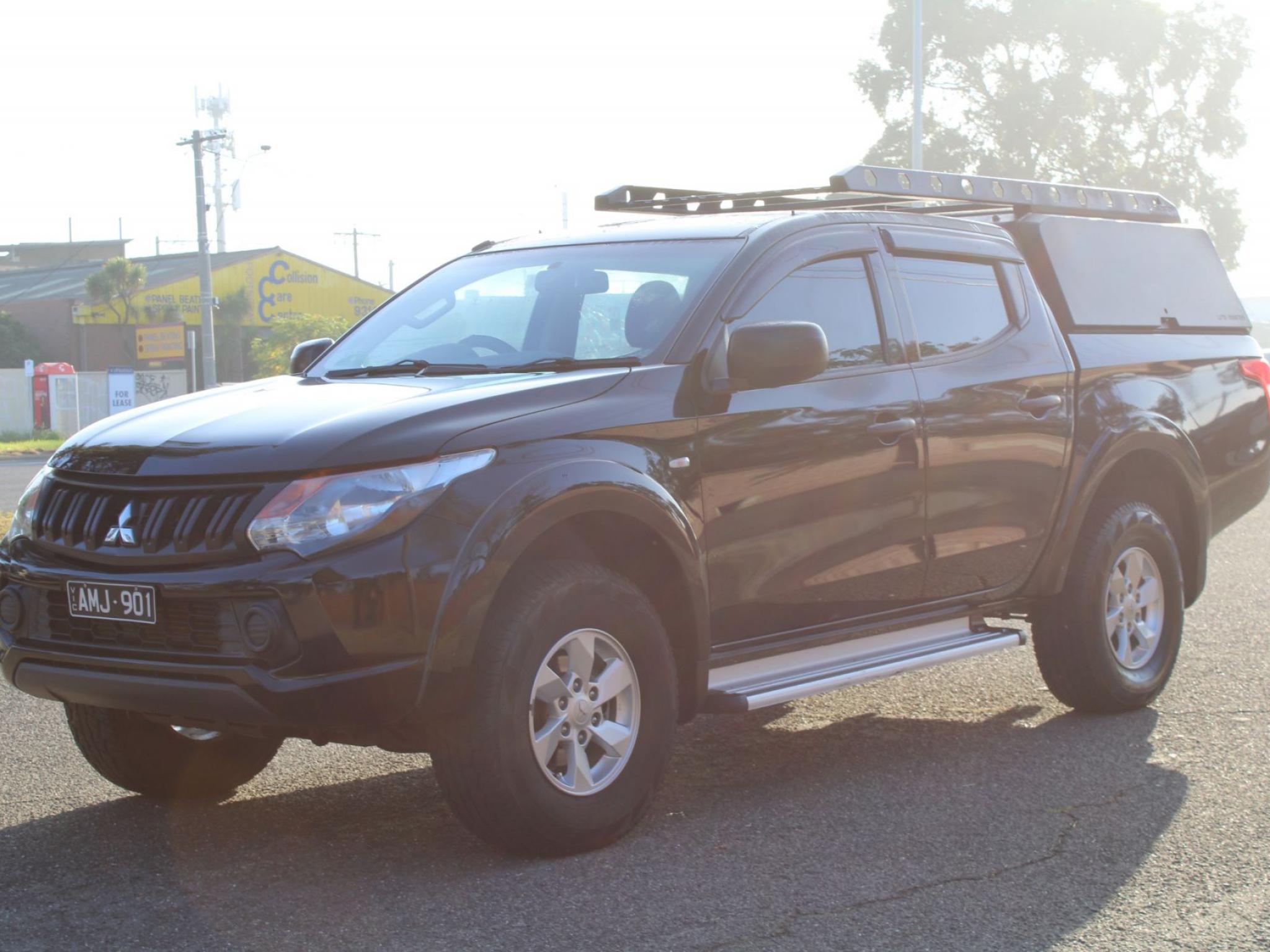 MITSUBISHI TRITON