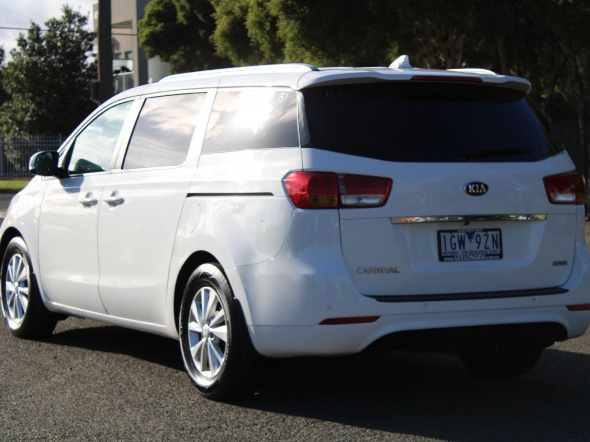 KIA CARNIVAL